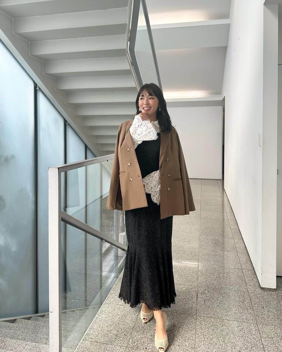 shizuka.watanabeさんのインスタグラム写真 - (shizuka.watanabeInstagram)「＠louere.official の23AW Exhibition  AWの展示会へ行ってきました♪ Louereらしい大人かわいいお洋服がたくさんあったよー!!!  私が着ているワンピースも @louere.official  マーメイドワンピースなんだけど、スリットが入ってるから足捌きも良さげ♪  3枚目のコートも羽織ったらとても軽くてびっくりしたよ💗  #Louere #ルエレ　#きれいめコーデ #きれいめカジュアル #きれいめファッション #大人コーデ #大人カジュアル #30代ファッション #30代コーデ #30代 #162cm」10月21日 17時11分 - shizuka.watanabe