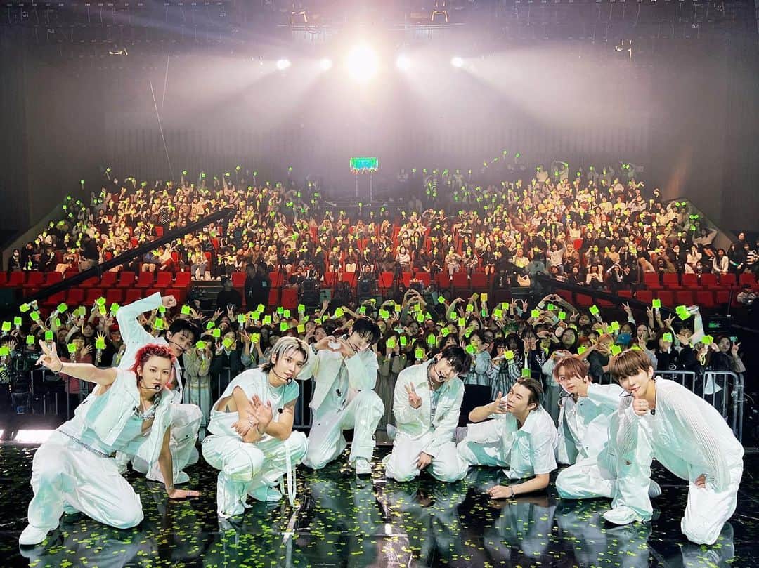 のインスタグラム：「💚｡˚✩우리칠과 시즈니✩˚ ｡💚  #NCT127 #FactCheck #不可思議 #NCT127_FactCheck #NCT127_FactCheck_불가사의 #FactCheck_불가사의_不可思議」