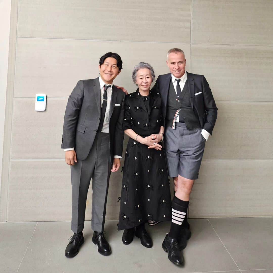 チョ・セホさんのインスタグラム写真 - (チョ・セホInstagram)「존경하는 윤여정선생님과 최고의 디자이너 톰브라운을 만나서 너무나 행복했어요!! 대반상고!!🤍」10月21日 17時16分 - chosaeho