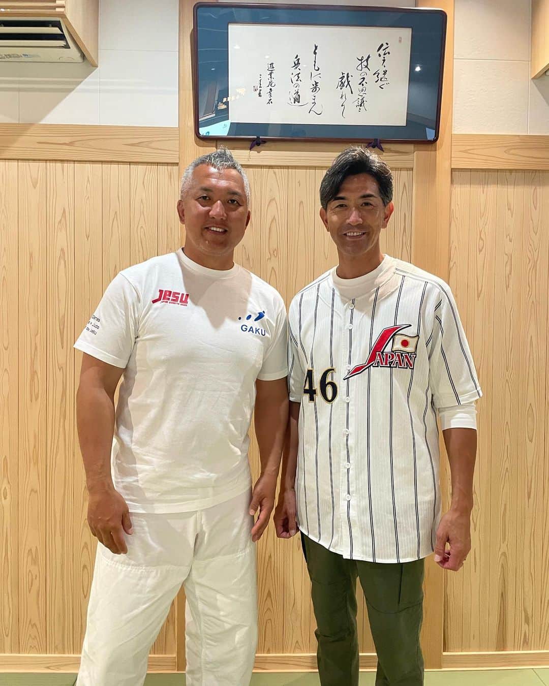 G.G.佐藤のインスタグラム：「金メダリストとノーメダリスト  投げ落とされました…  #鈴木桂治」