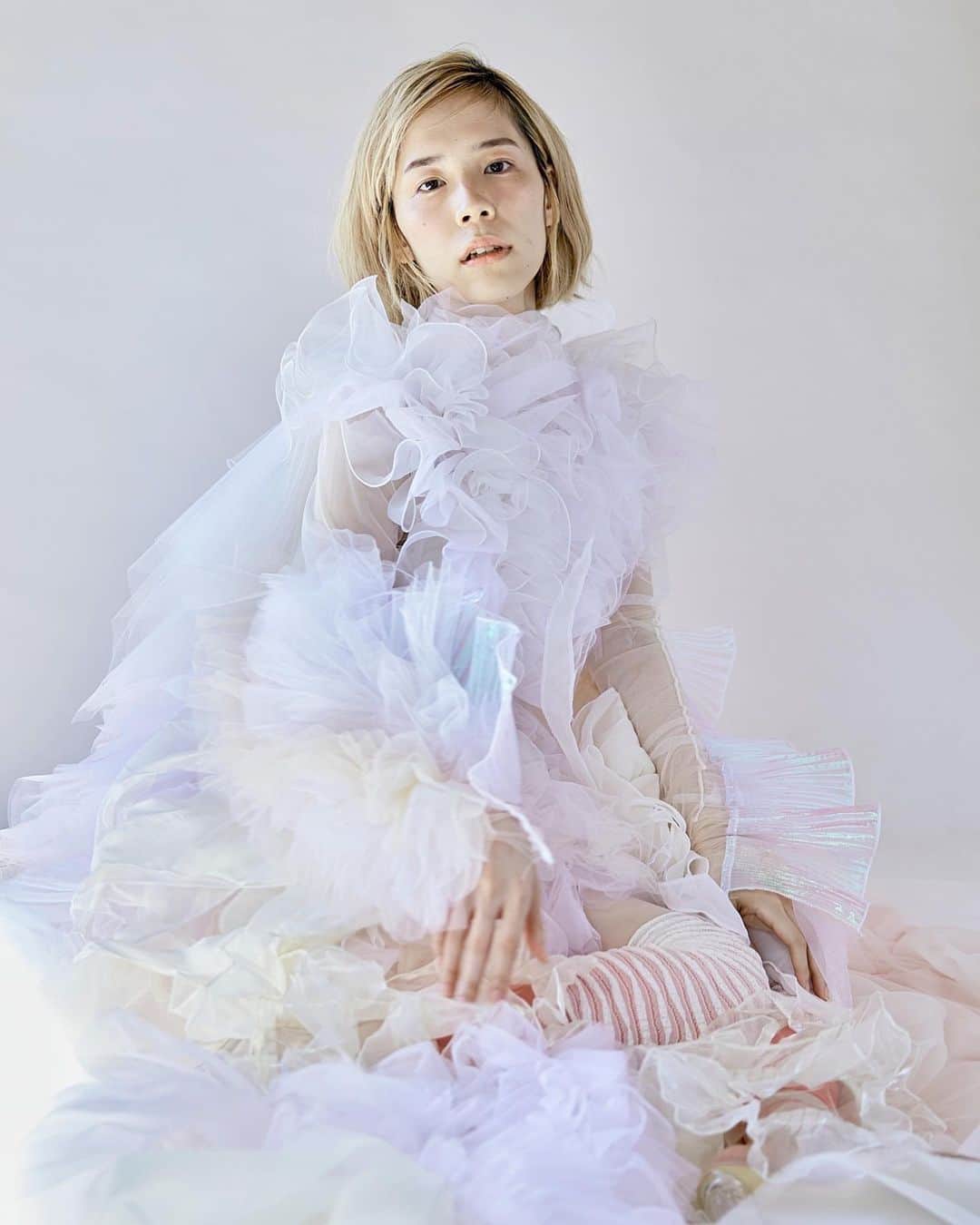 ARAKI SHIROのインスタグラム：「-simple white costume🐹🐹🐹-  session with  md @mayu_no_naka  ph @yutamatsukizono  h&m @kana__k  costume&styled by me  #ARAKISHIRO #アラキシロウ #コスチューム #衣装」