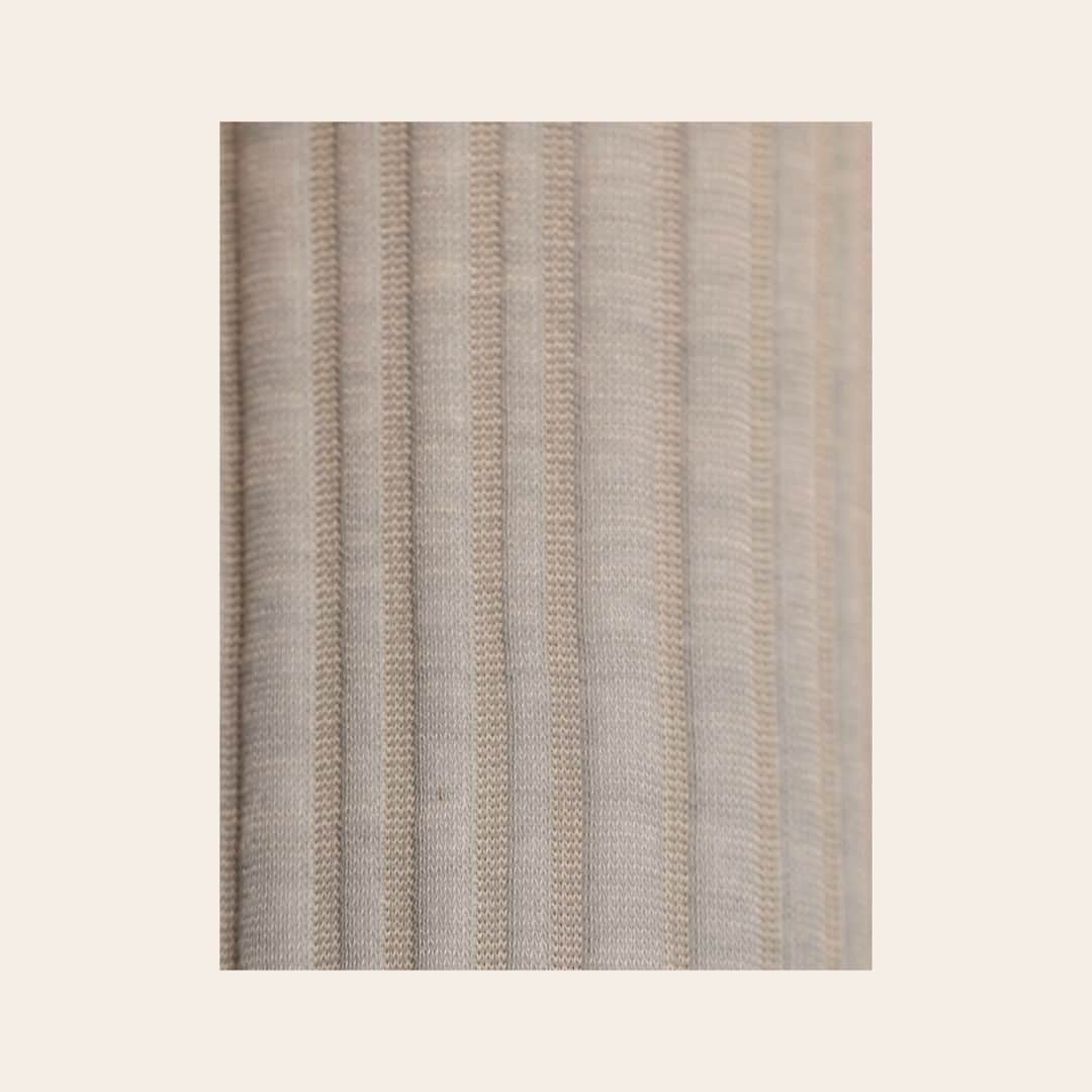 Ligne Rosetさんのインスタグラム写真 - (Ligne RosetInstagram)「New Product ‘23  The « Husk » fabric from @kvadrattextiles, used on the Mojave lamp by @nathanbaraness and @maryna.dague , is a knitted fabric with striped texturing by @marcthorpe.  Its rhythmic design is inspired by the shape of corn husks which Thorpe came across during his treks through the fields of northern Italy.  #ligneroset #design #frenchsavoirfaire #madeinfrance」10月21日 17時30分 - ligneroset