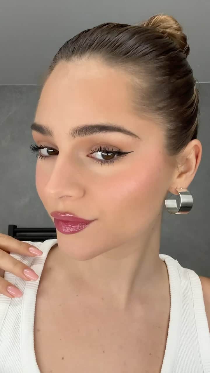 Jessy Hartelのインスタグラム：「🍇 lip combo of the day /anzeige」