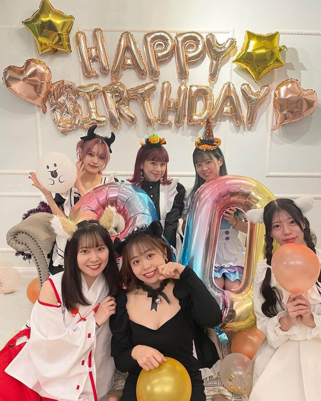 桜花りなさんのインスタグラム写真 - (桜花りなInstagram)「【🎂】 記念すべき30歳の誕生日は 大好きな人とワイワイ過ごしたかったので 皆のお陰で夢が叶ったーーーー!!!!! 1次会、2次会で沢山話したりゲームしたり とっても楽しかったです🥰🥰🥰🥰 ・ ・ @m1eeeee.y  @a.ami_idolhouse  @tsunodaaoi_idolhouse  @kamiyarena_idolhouse  @yuzurihaai_idolhouse  @masunagamidori_idolhouse  @tumagakireisugiru」10月21日 17時52分 - xxyuricornxx