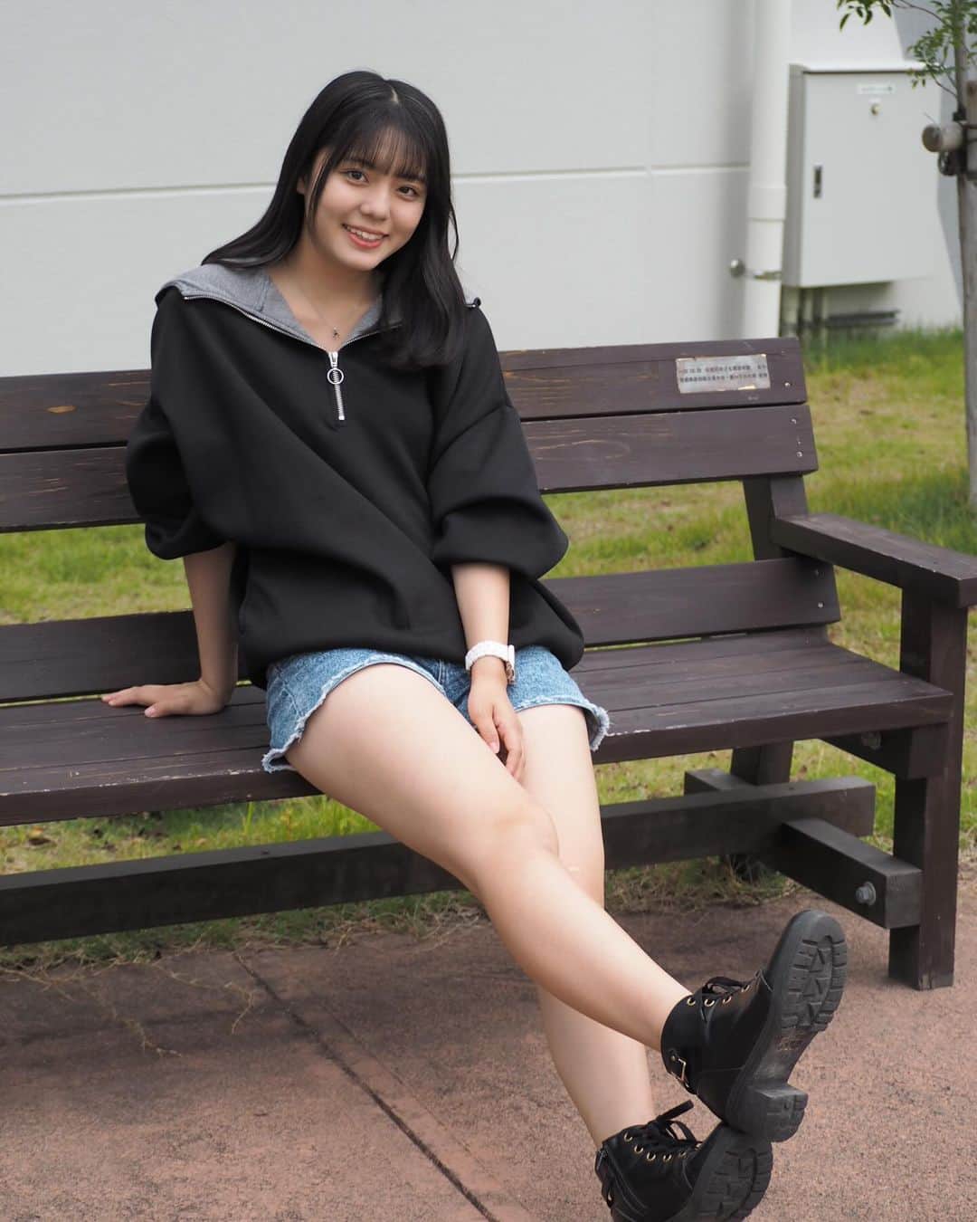 のインスタグラム：「くつろぎ中にﾊﾟｼｬﾘ! Σpω･´)🩵  #松島かのん #制コレ22 #準グランプリ #カメラ女子 #黒髪 #セミロング #jk #ljk #17歳 #06 #follow #followme」