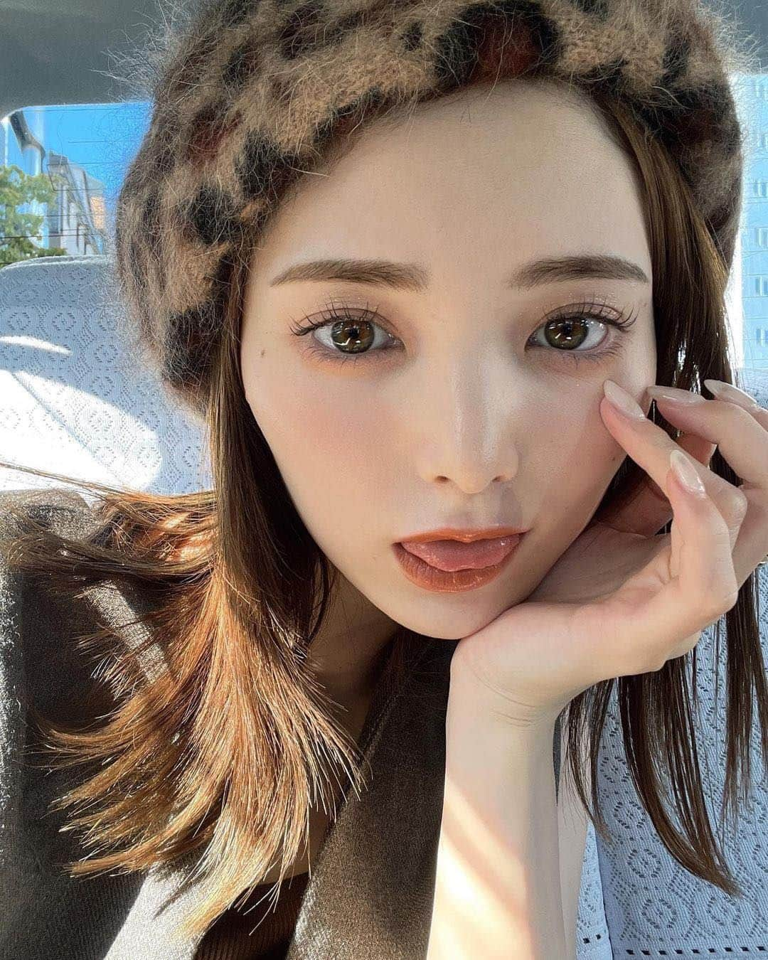 美女naviさんのインスタグラム写真 - (美女naviInstagram)「【美女navi ☻*】ギャル🥰 * * 今回ご紹介させていただく方は❤️ 橋下美好 さん ▶️▷ @miyoshikun  * * # Repost . . 前髪ないとギャルだ✌️笑 . . 橋下美好 さん のアカウントには 他にも素敵な投稿が(*´﹀`) ぜひ覗いてみてくださいね🧡  * * * 美女navi掲載希望の方は⇒ @bijo_navi ❤️と # 美女navi 、# 美女ナビ タグ付け * 10代限定姉妹アカウント 美少女navi掲載希望の方は⇒ @bishojo_navi 💛と # ビショウジョナビ タグ付け * お願いします✨✨ * * 次回もお楽しみに...😍 * * #ミディアムヘア #ミディアムボブ #外ハネ #帽子コーデ #ナチュラルメイク #マスカラ #美肌ケア #美肌 #ストレートヘア #さらさらヘアー #アイメイク  #ヘアケア #スタイル抜群 #女子力アップ #女子力向上 #美意識 #美意識向上 #大人メイク #大人カジュアル #カジュアルファッション #デコ出し #自まつげ」10月21日 18時00分 - bijo_navi