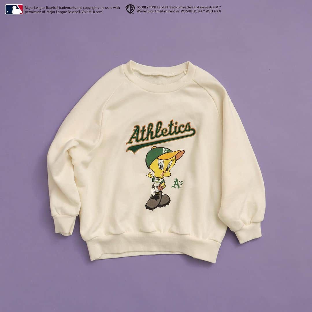 エフオーオンラインストア 子供服さんのインスタグラム写真 - (エフオーオンラインストア 子供服Instagram)「【LOONEY TUNES×MLB】BREEZE WEB限定アイテム！ 世界のMLBロゴがLOONEY TUNESのキャラクターたちとコラボ⭐  MLBと、アメリカを始め世界中で楽しまれているアニメーション 「ルーニー・テューンズ」のモチーフが融合したスペシャルコラボ！  バッグス・バニーやトゥイーティーが MLBチームのユニフォームやアクセサリーを纏ったデザインや インパクト大のチームロゴに胸ポケットからバッグス・バニーやトゥイーティーがひょっこり登場しているデザインなど とっておきのデザインに♪  オンラインストアでしか手に入らない スペシャルなコラボをお見逃しなく✨  ======================= 商品詳細や価格は ショッピングタグからご覧いただけます★ =======================  #MLB #MLBコラボ #メジャーリーグ #ワーナーブラザース #LooneyTunes #ルーニーテューンズ #ワーナー100周年　#WB100 #トゥイーティー #バッグスバニー #foonline #BREEZE #ブリーズ #子供服 #こどもふく #ベビー服 #キッズコーデ #お揃いコーデ #おしゃれキッズ #おしゃれキッズと繋がりたい」10月21日 18時00分 - foonline