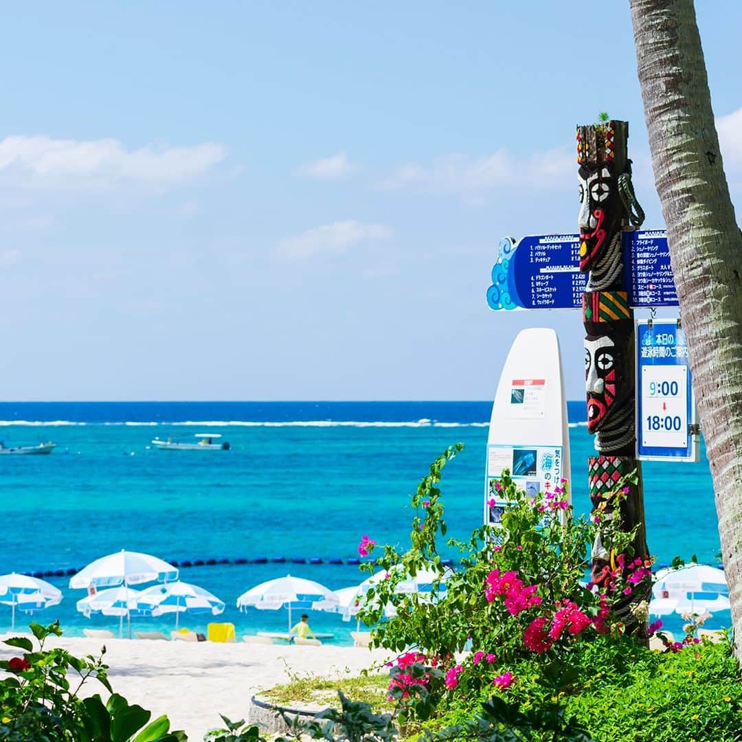 ホテルムーンビーチのインスタグラム：「10月11日、ビーチ入口のトーテムポール。 Totem pole at the beach entrance on October 11.  #ザムーンビーチミュージアムリゾート #ムーンビーチ #リゾート #沖縄 #沖縄観光 #沖縄ビーチ #沖縄旅行 #恩納村 #沖縄好き #沖縄リゾートホテル #沖縄好きな人と繋がりたい #旅行好きな人と繋がりたい #リゾート好きな人と繋がりたい #旅行 #okinawa #themoonbeachmuseumresort #okinawabeach #okinawatrip #onnason  #moonbeach #okinawahotel」