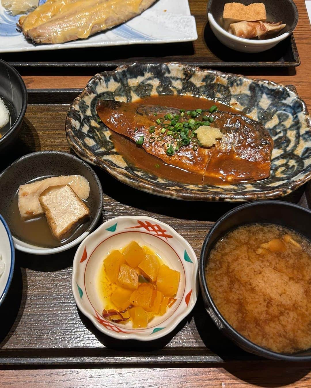 吉田悠希さんのインスタグラム写真 - (吉田悠希Instagram)「♡ 友達の昼休憩に合わせてランチへ🍚🥢  多くない？！と思ったけど 食べてみたらすぐに完食でした🙂  前までそんなに食べてこなかった とろろと卵🥚が 最近ものすごく好きなのですが これはお腹からの指令でしょうか📢👶🏻」10月21日 18時10分 - yuki__yoshida__914