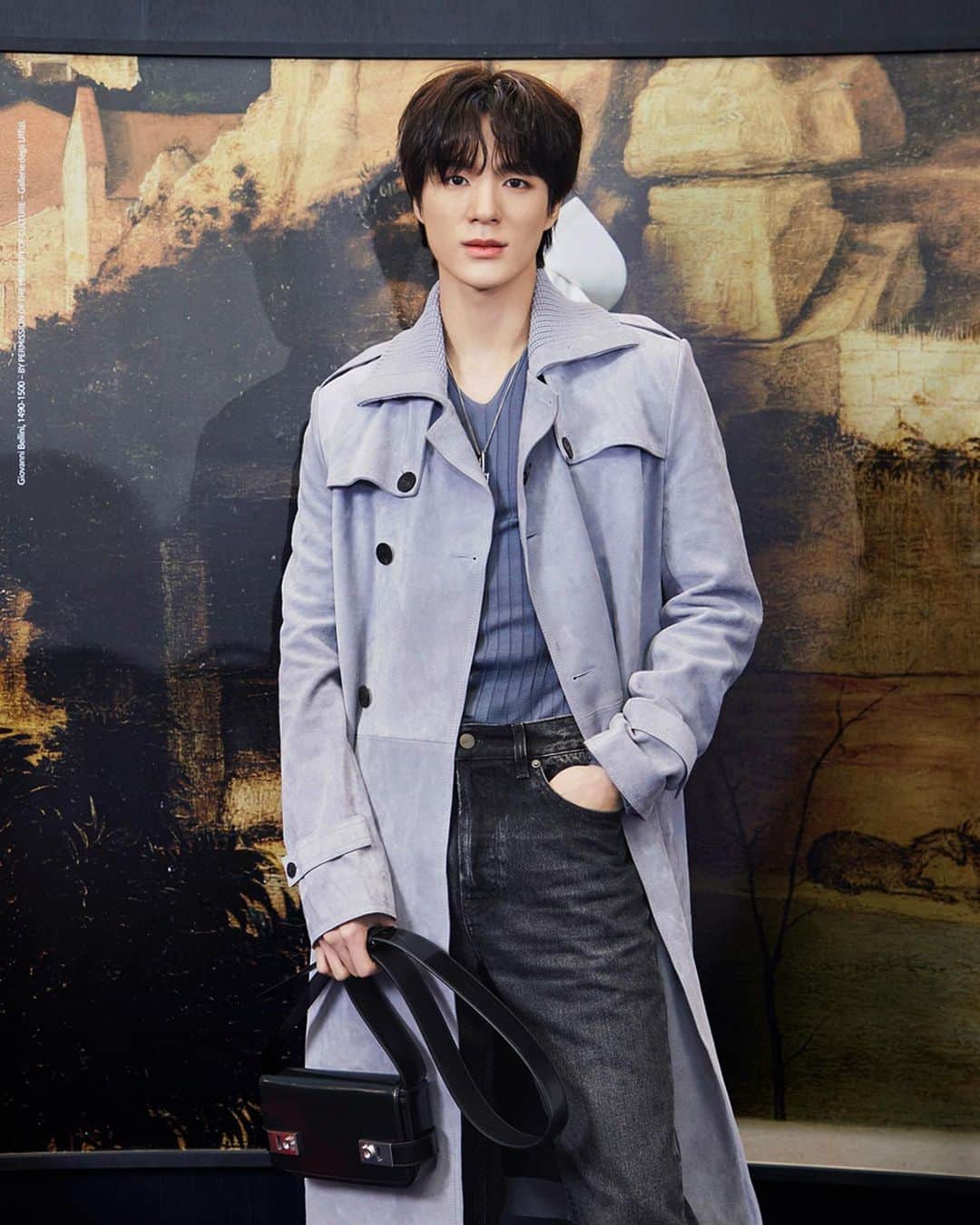 サルヴァトーレ・フェラガモのインスタグラム：「Meanwhile in Seoul, #Ferragamo global ambassador @leejen_o_423 attended the pop-up store opening on the first floor of the Shinsegae Yeongdeungpo Time Square luxury hall. The pop-up that celebrates the #FerragamoNewRenaissance featuring the #FerragamoFW23 collection, will run until November 5th.」