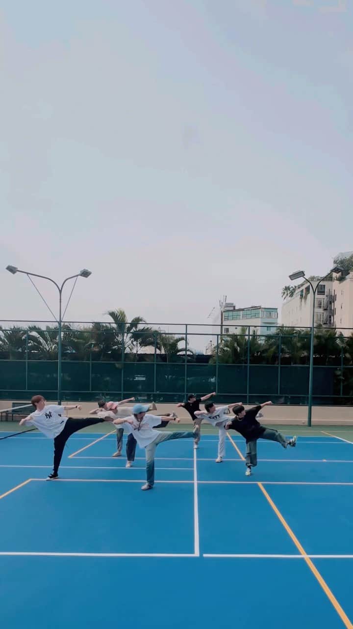 カン・ダニエルのインスタグラム：「ㅋㅋㅋㅋㅋㅋ#in #Vietnam」