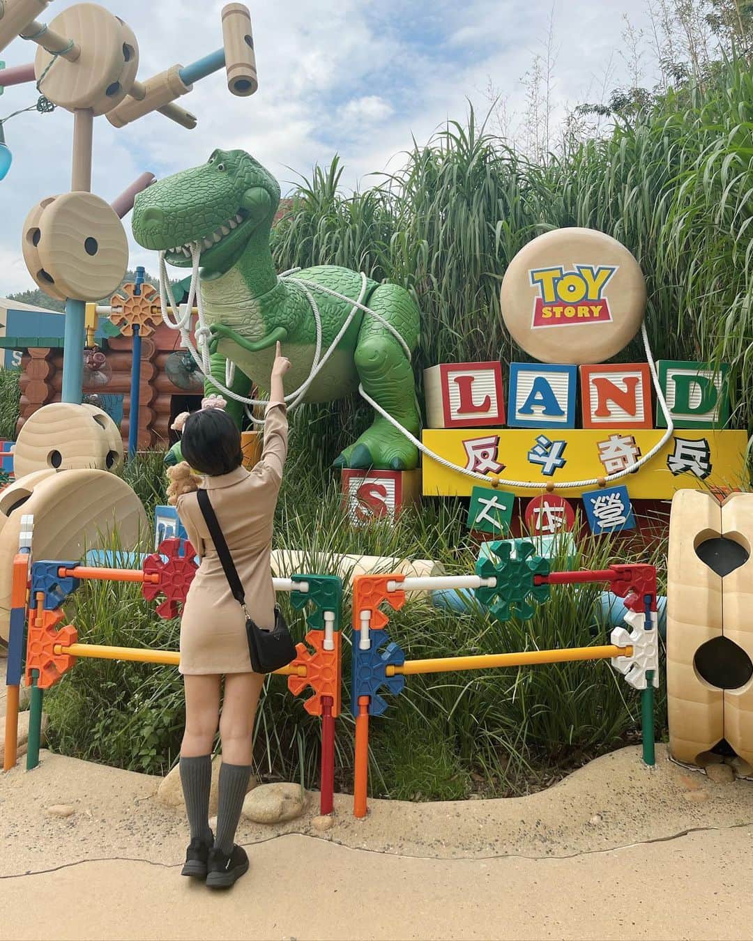 佐々木萌香さんのインスタグラム写真 - (佐々木萌香Instagram)「Hongkong Disney land 🏰🌉🧸⟡.·*.」10月21日 9時39分 - moeka_sasaki