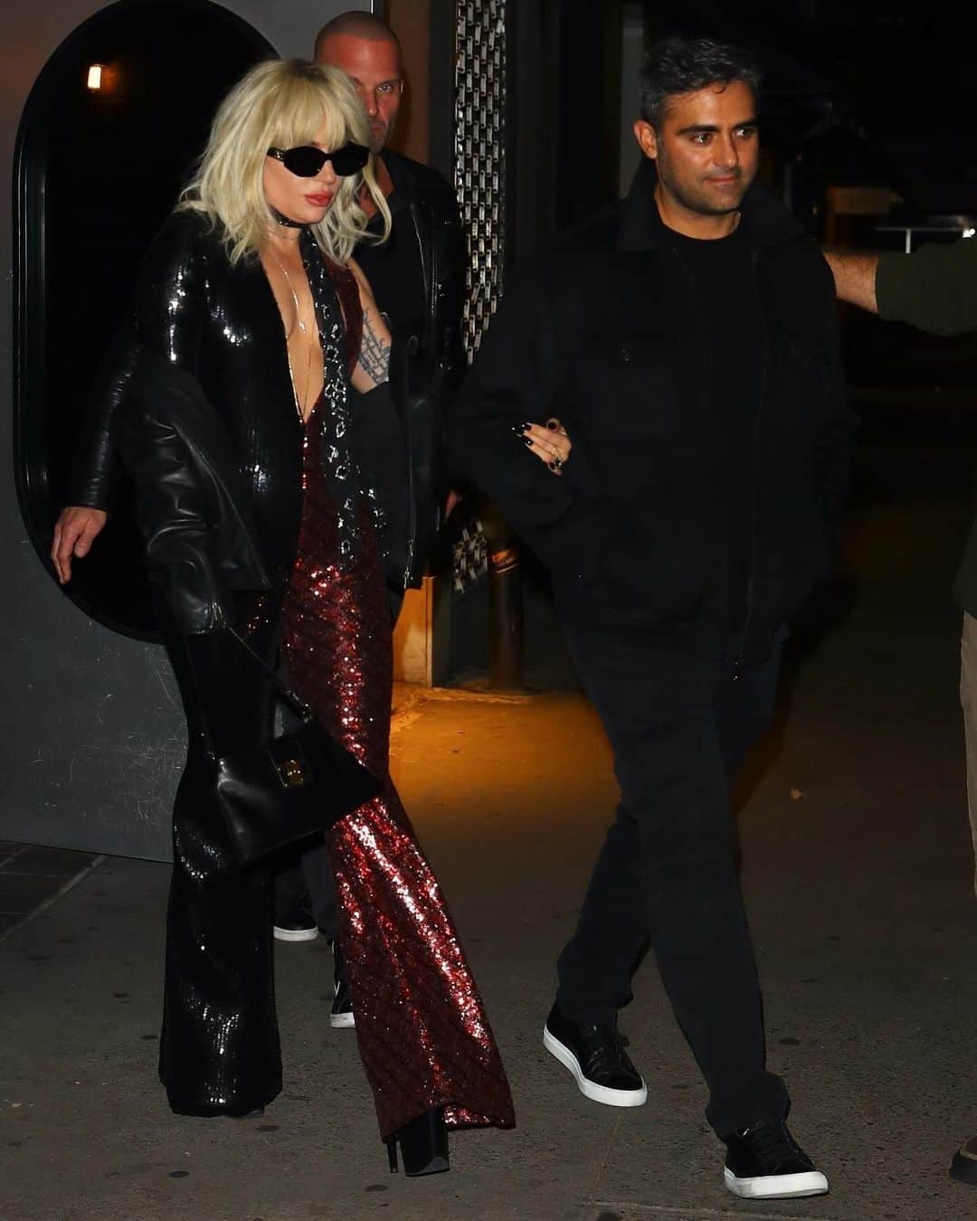 Just Jaredさんのインスタグラム写真 - (Just JaredInstagram)「Lady Gaga was joined by boyfriend Michael Polansky for a late-night recording session at Electric Lady Studios in NYC. #LadyGaga #MichaelPolansky Photos: Backgrid」10月21日 9時56分 - justjared
