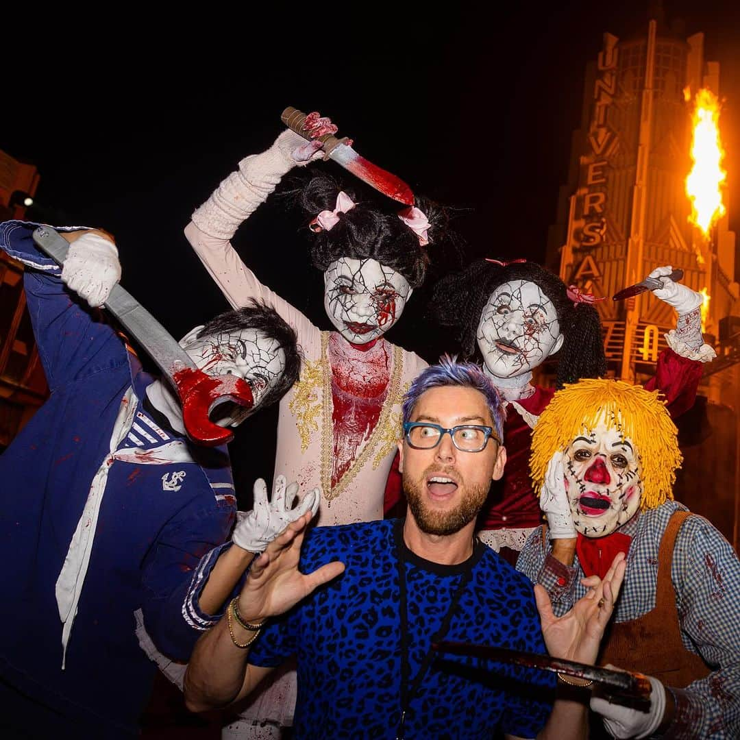 ランス・バスさんのインスタグラム写真 - (ランス・バスInstagram)「This group shows up at your door halloween night, what do you do? Thanks #UniversalHHN  for having us! 👻」10月21日 9時57分 - lancebass