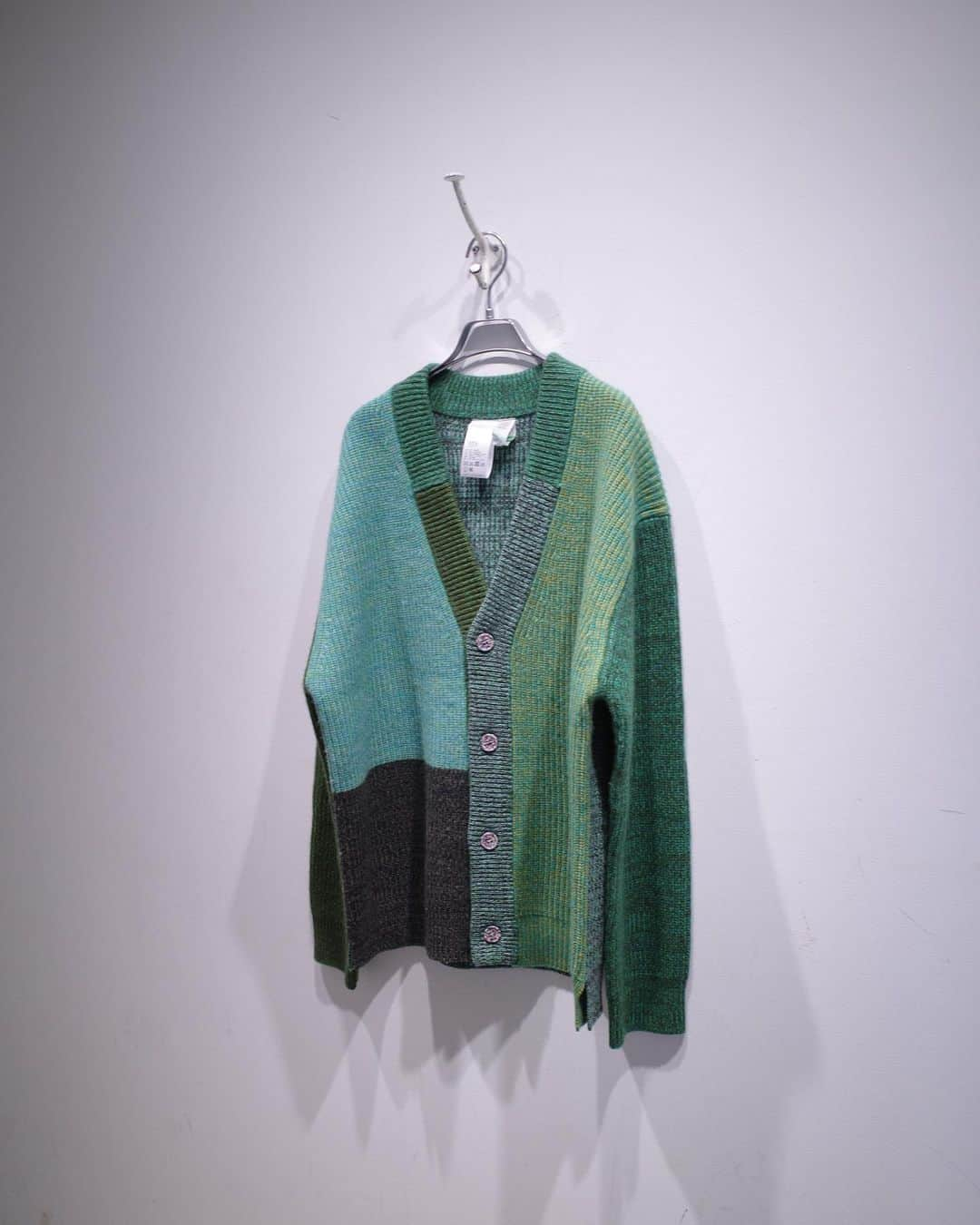 JOURNAL STANDARD 表参道さんのインスタグラム写真 - (JOURNAL STANDARD 表参道Instagram)「【 WASTE YARN PROJECT 】  @wasteyarnproject  ⁡ ---------------------------------------- ⁡ ▶︎WASTE YARN PROJECT CARDIGAN ¥50,600- tax included [No,23080610001730]  ▶︎WASTE YARN PROJECT LUCY SWEATER ¥55,000- tax included [No,23080610001530]  -----  #journalstandard#ジャーナルスタンダード  #harajuku#omotesando#mensfashion#mens#styling#coordinate#streetwear#23aw#unisexfashion#原宿#表参道」10月21日 19時00分 - jsomotesando