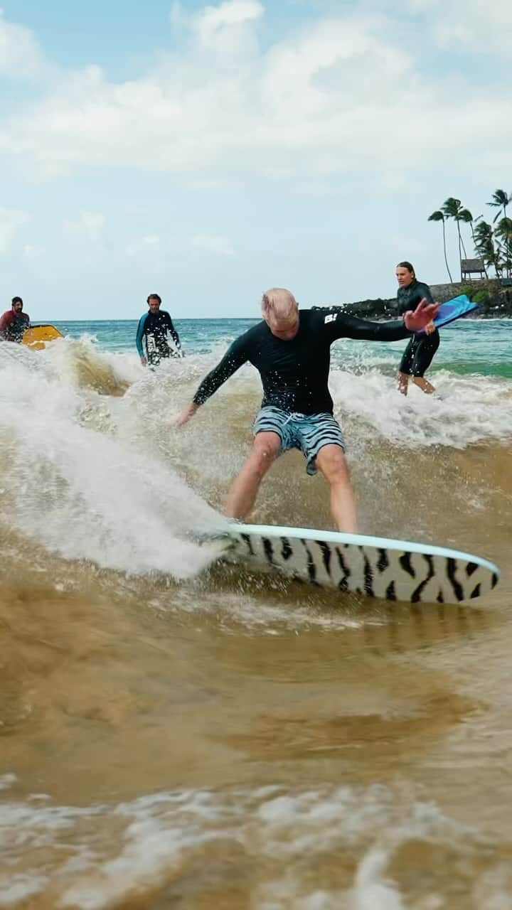 ジェイミー・オブライエンのインスタグラム：「Waimea river season is starting up now! Watch the full episode on my YouTube channel 💥」