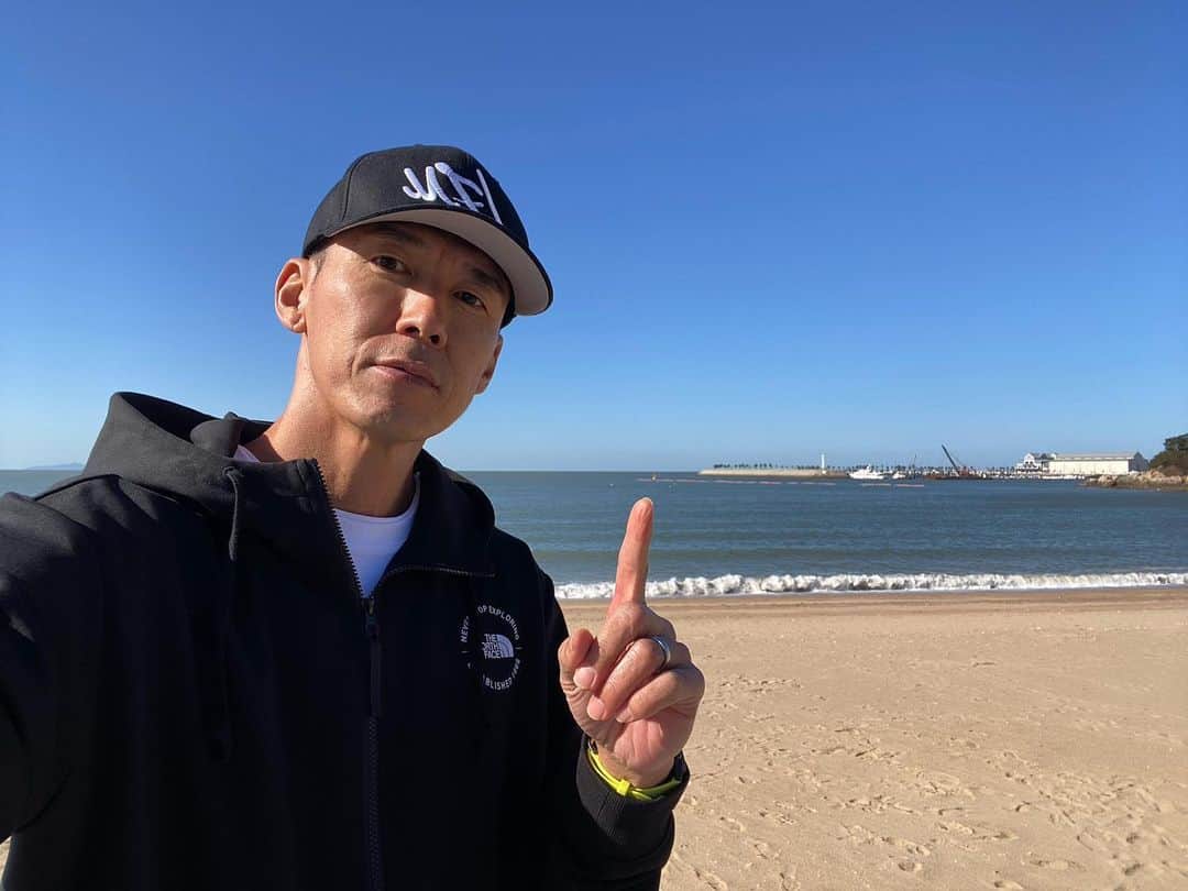 のインスタグラム：「🌊 어제는 괌 바다 오늘은 인천 바다  인천 왕산해수욕장을 깨끗하게 치워보겠습니다」