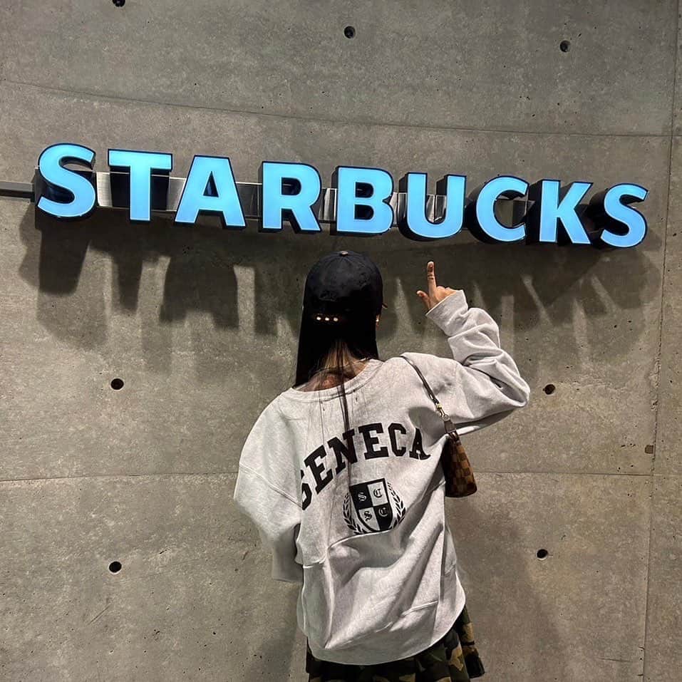 荒井麻珠さんのインスタグラム写真 - (荒井麻珠Instagram)「最近はスタバのコーヒーフラペチーノ好き！」10月21日 10時29分 - maju_arai_official