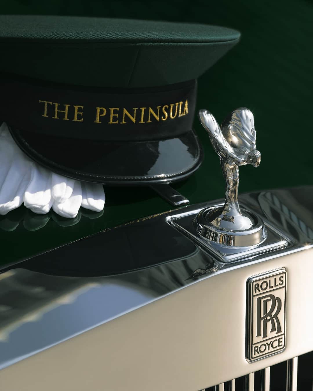 The Peninsula Tokyo/ザ・ペニンシュラ東京のインスタグラム：「ラグジュアリーの象徴、ロールス・ロイス。ペニンシュラ仕様に彩られた美しいフォルムが特徴です。  Have you tried The Peninsula Hotels' Rolls-Royce experience yet?」