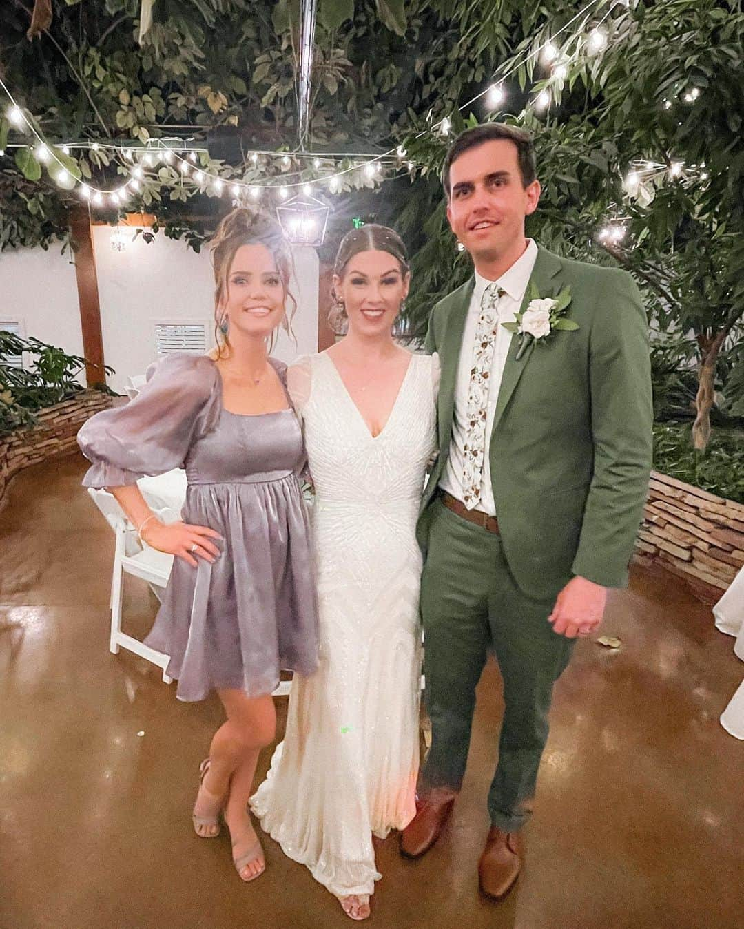 ティファニー・アルボードさんのインスタグラム写真 - (ティファニー・アルボードInstagram)「AHHH MY BROTHER GOT MARRIED 🥹🎉💍 What a beautiful celebration of love!! I’m so proud and excited for him and also so happy to have another wonderful sister-in-law! ❤️ Finally evening out all the brothers I grew up with (pic 4) with more girls & I love it 🥰 More pics to come!! Congrats!! @trentalvord x @olivia_alvord1028 ✨ To happy ever after!」10月21日 10時55分 - tiffanyalvord