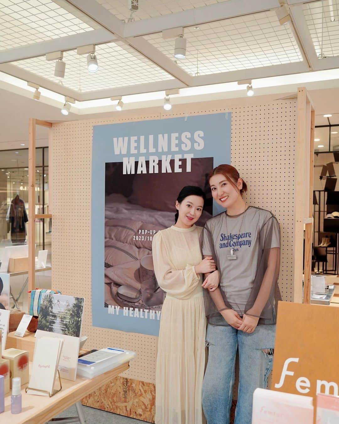 カン・ハンナさんのインスタグラム写真 - (カン・ハンナInstagram)「・ ⁡ 11日間のルミネ新宿2での「wellness market」POPUPが 無事終わりました。 ⁡ 私は少しだけしか現場に行けませんでしたが、 うちのメンバーたちが全力で頑張ってくれていて お客様にも良い反響を頂きました。 ⁡ これからもメンバーたちとともに 一人ひとりの方へ誠実にミラリの良さを伝えながら 丁寧にブランドを育てていきたいと思います🌿 ⁡ 佐藤香菜 @kana__sato622  素敵な機会を頂き、本当にありがとうございました。 いつもミラリを愛用し応援してくださって 心から感謝の気持ちでいっぱいです💛 ⁡ ・ ⁡ 11月にはまた色んなPOPUPが開催される予定で 私が店舗に立つイベントも企画しております。 ⁡ 事前にお伝えしますので、 ぜひチェックして頂けますと幸いです☺️ ⁡ ⁡ ⁡ ⁡ #wellnessmarket  #ルミネ新宿2 #11日間ありがとうございました ⁡ ⁡ ⁡」10月21日 10時56分 - kang_hanna_jp