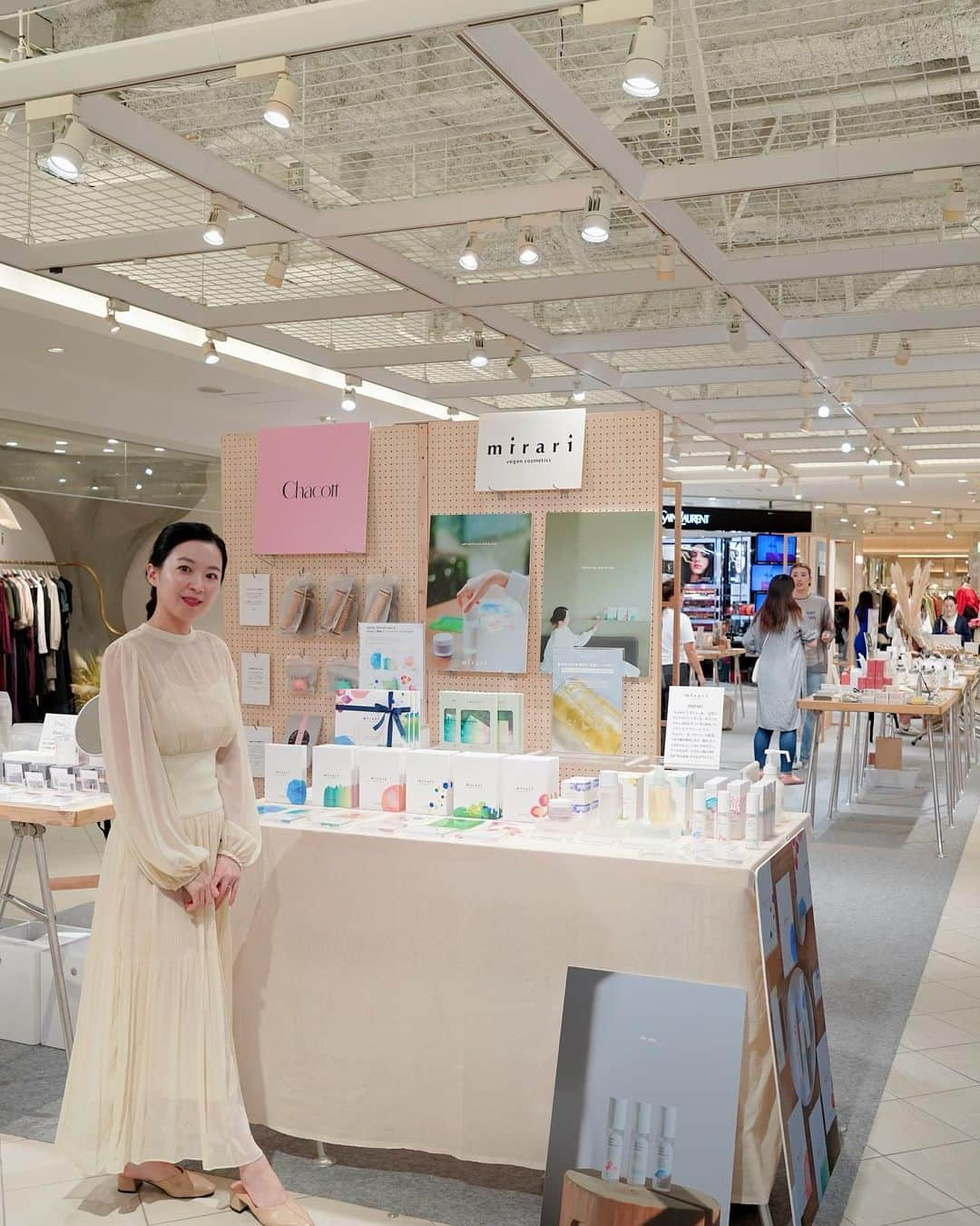 カン・ハンナさんのインスタグラム写真 - (カン・ハンナInstagram)「・ ⁡ 11日間のルミネ新宿2での「wellness market」POPUPが 無事終わりました。 ⁡ 私は少しだけしか現場に行けませんでしたが、 うちのメンバーたちが全力で頑張ってくれていて お客様にも良い反響を頂きました。 ⁡ これからもメンバーたちとともに 一人ひとりの方へ誠実にミラリの良さを伝えながら 丁寧にブランドを育てていきたいと思います🌿 ⁡ 佐藤香菜 @kana__sato622  素敵な機会を頂き、本当にありがとうございました。 いつもミラリを愛用し応援してくださって 心から感謝の気持ちでいっぱいです💛 ⁡ ・ ⁡ 11月にはまた色んなPOPUPが開催される予定で 私が店舗に立つイベントも企画しております。 ⁡ 事前にお伝えしますので、 ぜひチェックして頂けますと幸いです☺️ ⁡ ⁡ ⁡ ⁡ #wellnessmarket  #ルミネ新宿2 #11日間ありがとうございました ⁡ ⁡ ⁡」10月21日 10時56分 - kang_hanna_jp