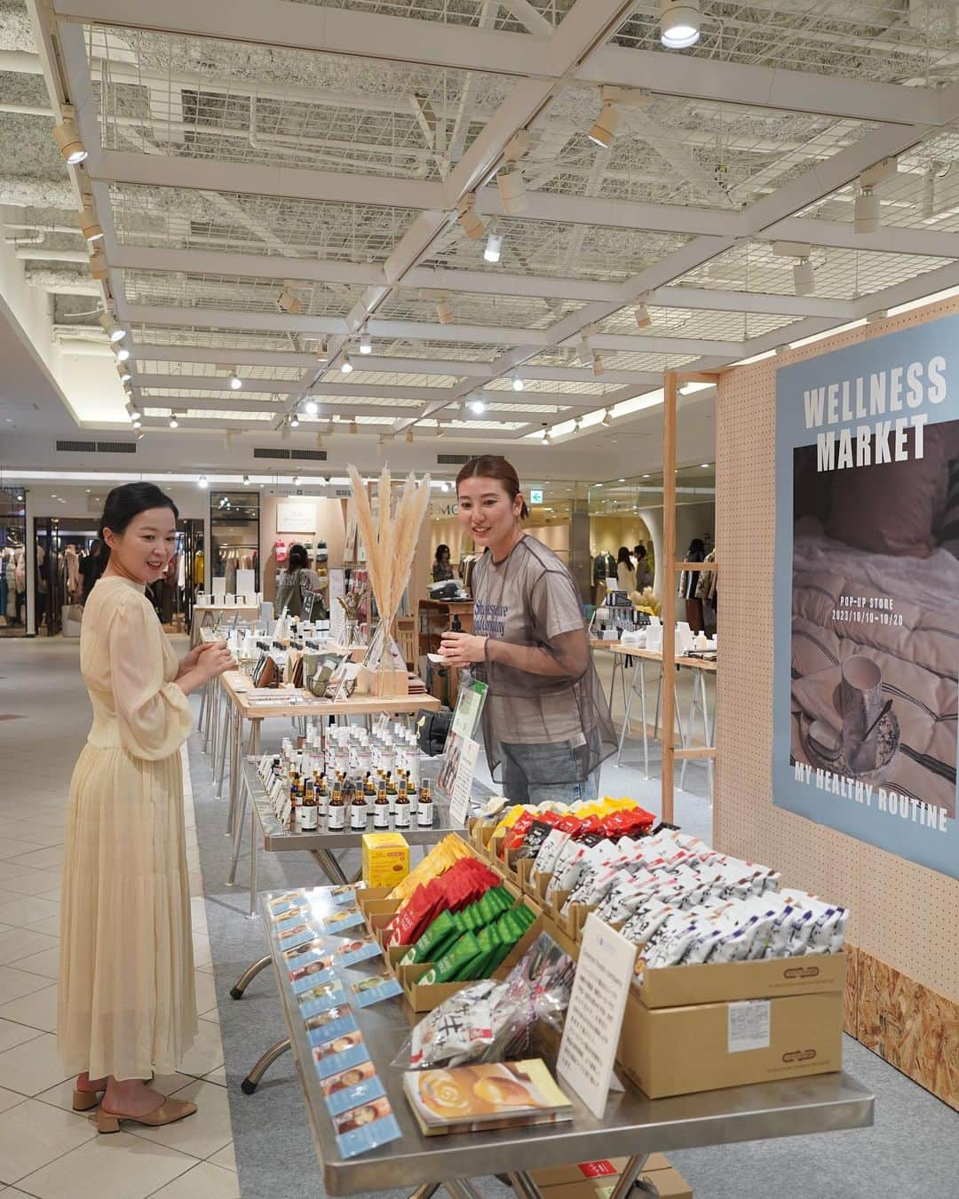 カン・ハンナさんのインスタグラム写真 - (カン・ハンナInstagram)「・ ⁡ 11日間のルミネ新宿2での「wellness market」POPUPが 無事終わりました。 ⁡ 私は少しだけしか現場に行けませんでしたが、 うちのメンバーたちが全力で頑張ってくれていて お客様にも良い反響を頂きました。 ⁡ これからもメンバーたちとともに 一人ひとりの方へ誠実にミラリの良さを伝えながら 丁寧にブランドを育てていきたいと思います🌿 ⁡ 佐藤香菜 @kana__sato622  素敵な機会を頂き、本当にありがとうございました。 いつもミラリを愛用し応援してくださって 心から感謝の気持ちでいっぱいです💛 ⁡ ・ ⁡ 11月にはまた色んなPOPUPが開催される予定で 私が店舗に立つイベントも企画しております。 ⁡ 事前にお伝えしますので、 ぜひチェックして頂けますと幸いです☺️ ⁡ ⁡ ⁡ ⁡ #wellnessmarket  #ルミネ新宿2 #11日間ありがとうございました ⁡ ⁡ ⁡」10月21日 10時56分 - kang_hanna_jp