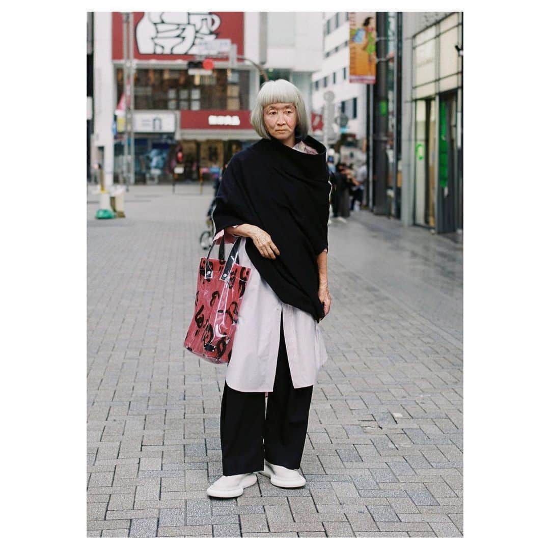 TEPPEIのインスタグラム：「…   BASE MARK 2024SS.  All Produced by Shiho Kaneki @basemark_official   AI-Generated by @zaiyen.co @haraken.ta   Direction by @stylist_teppei  Shot by @_tanase  Styled by @stylist_teppei   Creative Produced by @shin1551   #Basemark」