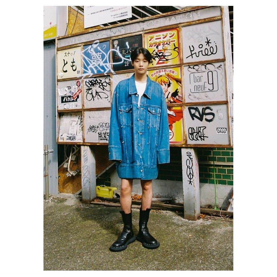 TEPPEIのインスタグラム：「…   BASE MARK 2024SS.  All Produced by Shiho Kaneki @basemark_official   AI-Generated by @zaiyen.co @haraken.ta   Direction by @stylist_teppei  Shot by @_tanase  Styled by @stylist_teppei   Creative Produced by @shin1551   #Basemark」
