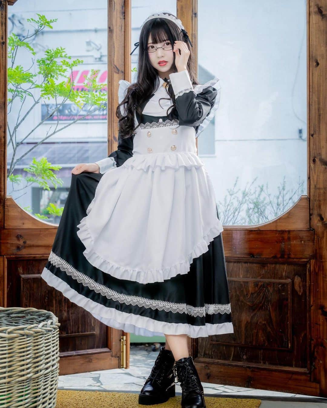 椎名音心さんのインスタグラム写真 - (椎名音心Instagram)「・ メイドさん‎🤍 ・ ・ ・ #maid #maidcafe #maidcosplay #maidsama #cosplay #cosplayer #cosplaygirl #cosplayphotography #kawaii #コスプレ #コスプレイヤー #コスプレ女子 #メイド #メイド服 #メイドカフェ #メイド喫茶 #メイドコスプレ #コンカフェ #コンカフェ嬢 #コンカフェキャスト #コンカフェ店員 #地下アイドル #アイドル #自撮り女子 #自撮り界隈 #ゴスロリ #ゴスロリファッション #ゴシック #お仕事依頼受付中」10月21日 12時13分 - mm__neko225