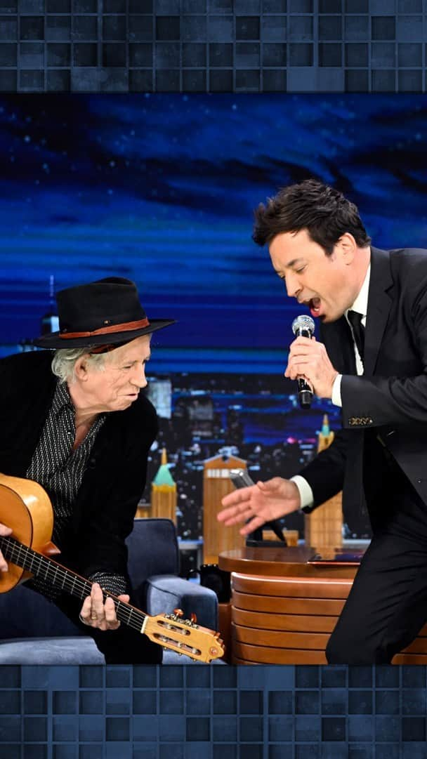 ジミー・ファロンのインスタグラム：「@officialkeef shows Jimmy how he does his famous guitar riffs and plays “Start Me Up” & “Jumpin’ Jack Flash” for them to jam out to 🎸 #FallonTonight」