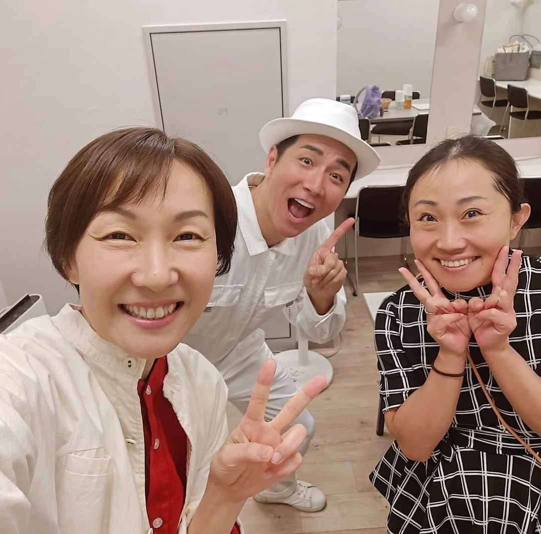 島本美由紀のインスタグラム：「・ 今日は名古屋でのイベント❤️ キンタロー。さん& コジマジックさんと✨ ２人にお会いするのは久しぶり！ コジマさんのステージは、 楽しくて勉強になりました😆 これからキンタロー。さんの ステージだよ～🎵 私は14時30分から😂  #アスナル金山 #食品ロス削減イベント #島本美由紀  #コジマジック  #キンタロー。」