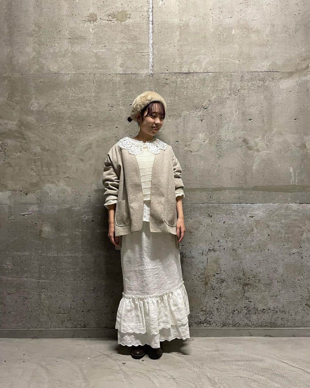 SM2olohuone LUMINE立川店さんのインスタグラム写真 - (SM2olohuone LUMINE立川店Instagram)「ルミネ立川店限定商品　好評発売中‼︎ ※完売商品については ストーリーをご覧ください。  ⠀ ⠀⠀ ⠀  ●スカラップ刺繍ティアードスカート着回しになります●  \ SamansaMos2 /  ◌coat ◌knit ◌blouse  ◌béret  \ TSUHARU /  ◌boots  ⠀ ⠀⠀  ┈ ┈ ┈ ┈ ┈ ┈ ┈ ┈ ┈ ┈ ┈ ┈ ┈ ┈ ┈ ┈ ┈⠀ ⠀ ⠀⠀ ⠀  ⠀ ⠀ ⠀⠀ ⠀  サマンサモスモス立川店限定商品　全5型 ⠀  ・フリル襟ワンピース (オフ、キナリ、グリーン、ブラック) ¥12.100 tax incl.  ・アシンメトリーワンピース (オフ、キナリ、チャコール、ブラック) ¥12.100 tax incl.  ・ウエストフリルドロストブラウス セットアップ可 (オフ、キナリ、ピンク、ブラック) ¥9.790 tax incl  ・スカラップ刺繍ティアードスカート セットアップ可 (オフ、キナリ、ピンク、ブラック) ¥10.780 tax incl.  ・バテンレースエプロンスカート (オフ、キナリ、ブラック) ¥10.450 tax incl.  ⠀ ⠀⠀ ⠀ ⠀ ⠀⠀ ⠀ ⠀⠀ ⠀ ⠀ ⠀⠀ ⠀ ⠀ ⠀⠀ ⠀ ⠀⠀  ┈ ┈ ┈ ┈ ┈ ┈ ┈ ┈ ┈ ┈ ┈ ┈ ┈ ┈ ┈ ┈ ┈⠀ ⠀ ⠀⠀ ⠀  ⠀ ⠀ ⠀⠀ ⠀  ⠀   ⚠️お客様へのお願い  ※お取り寄せ、お取り置きは一切できかねます。 ※再入荷は一切ございません。 ※ @can_onlineshop での発売日は決定次第 サマンサモスモスルミネ立川店のInstagramにて ご案内いたします。 ※ 限定商品の為、返品交換は致しかねます。 ※ポイントのご利用、割引クーポンのご利用は 限定商品のためご利用不可です。 ⠀ ⠀⠀ ⠀  #2023#Autumn#correction#lumine#tachikawa#olohuone#fashion#samansamos2#tsuharu#fashion#life#staffsnap#love#me#秋#ルミネ#リネン#ルミネ立川#サマンサモスモス#立川ルミネ#立川#canshopig#go5_lumitachi#ツハル#ナチュラル#コーディネート#秋コーディネート#秋コーデ」10月21日 18時37分 - sm2olohuone_lumine