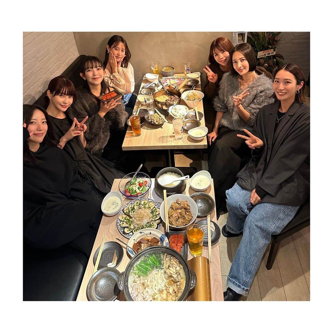 天木じゅんのインスタグラム：「🎂🤍  10.16 28歳になりました。  ファンの方からのメッセージ受け取ってます！ みんな本当にありがとう🥰 お仕事関係者の方からもお祝いいたただいてます。 感謝です。  やっと落ち着いたので、投稿します🩵  カウンドダウンはサプライズで大好きな人達が 集まってくれてました🥲 ヘルシーなものがいいっていったら まさかの手料理を振る舞ってくれていて、、、 本当にびっくり。。。みんな忙しいのに 私のためにお家で作って来てくれたり、 厨房に立っている姿の動画を見て、 いい女すぎる人しかいないと🤍🤍  しかも全部絶品でした、、、 美味しすぎてお腹いっぱいになって もっともっと食べたかった🥲  友達のお店を貸し切らせてもらったよ！ @banzai_nishiazabu   カウンドダウンは2軒目に移動して またサプライズでお友達が増えて 本当に愛に包まれながら誕生日を迎えました。  誕生日当日も大好きなサウナ連れて行ってもらって ご飯食べてお祝いしてもらえて、なんて幸せなんでしょう。  これから一生かけてみんなを大切にしていきます。 いつも心からありがとうございます💓  しばらく誕生日投稿続くかもです🎂」