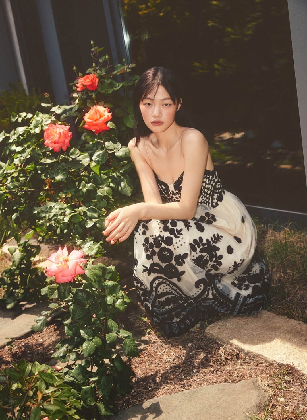 シー ニューヨークのインスタグラム：「Our dreamy Joelle appliqué dress 💕​​​​​​​​ #seanewyork」