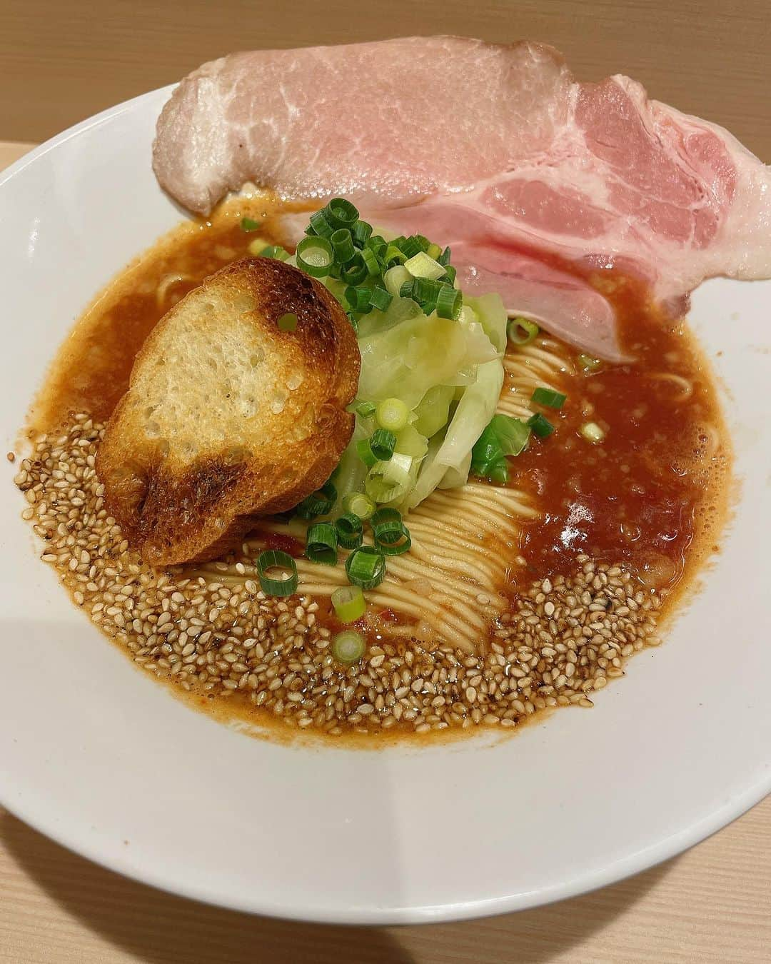 璃乃のインスタグラム：「トマト🍅とエビ🦐っていう神な組み合わせのラーメン🍜両方大好きだし美味しすぎてペロリでした！ 具材全て美味しい！特にキャベツ入れたら🫶💕  PR @tokyo.ebi.tomato #東京海老トマト #新宿ラーメン #新宿グルメ #西新宿ラーメン #西新宿グルメ #歌舞伎町ラーメン #海老ラーメン #トマトラーメン #ラーメン #ラーメン屋 #ラーメン部 #ラーメン女子 #東京グルメ #アイドル」