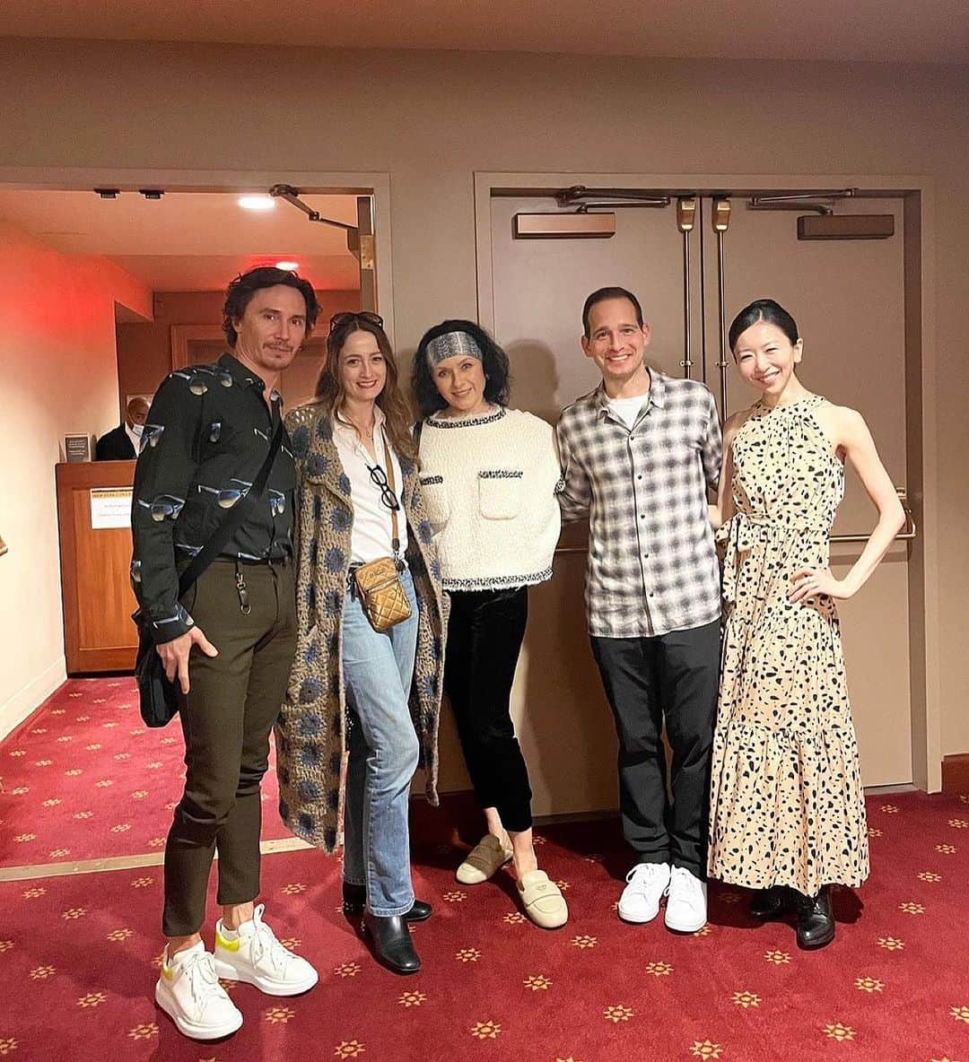 加治屋百合子さんのインスタグラム写真 - (加治屋百合子Instagram)「・ “Fall for Dance” in NY. Loved all the reunion❤️❤️❤️  少し前のニューヨークツアーより。  NYは里帰りの気分。 親しい友人との再開でエネルギーチャージ♥️  #ballet #ballerina #dance #dancer #artist #asian #japanese #houstonballet #newyork #reunited #reunion #friendship #thankful #バレエ #バレリーナ #ダンス #ダンサー #アーティスト #ニューヨーク #再会 #感謝」10月21日 13時58分 - yuriko_kajiya