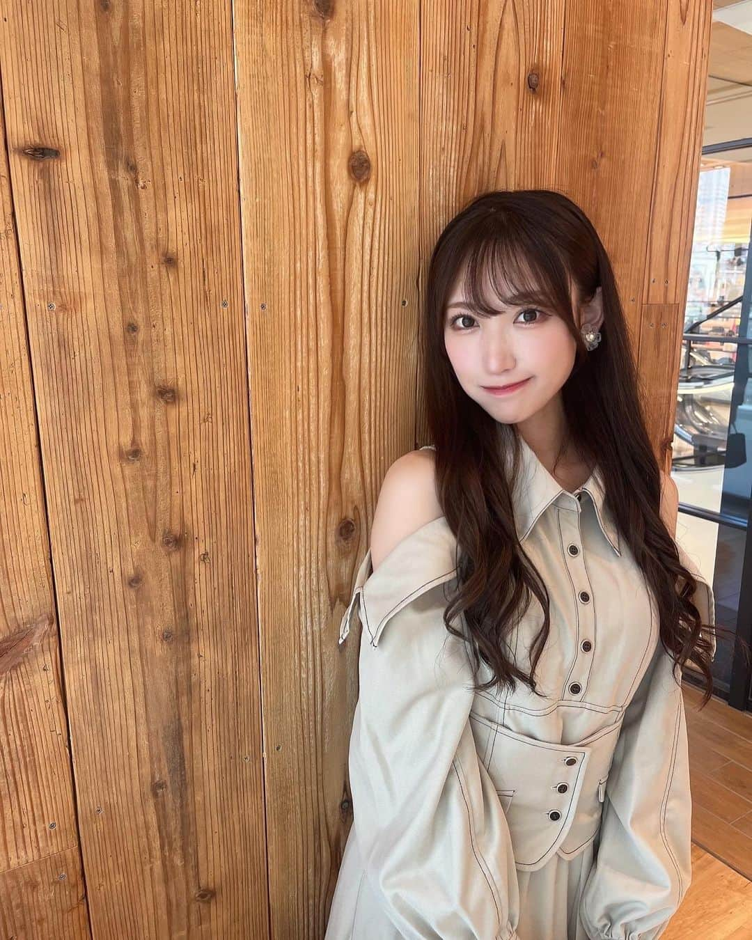 原かれんのインスタグラム：「᯽  ₍ˆ ̳ , ̫ , ̳ˆ₎🍂 . . . . . . . #原かれん #かれんたん #nmb48 #ぴろぴろ #idol  #茶髪ロング #なんば #関西女子 #お姉さんコーデ #お姉さん #梅田 #dazzlin #ダズリン #ダズリンコーデ #dazzlinコーデ #秋コーデ #ワンピースコーデ #ぴろコーデ  #아이돌　#ootd #오오티디 #팔로우  #좋아요 #01 #일본　#fyp #女子力委員長」