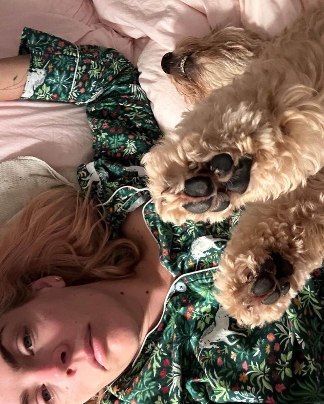 ビジー・フィリップスさんのインスタグラム写真 - (ビジー・フィリップスInstagram)「1-10 you can figure it out you’re smart.」10月21日 14時55分 - busyphilipps
