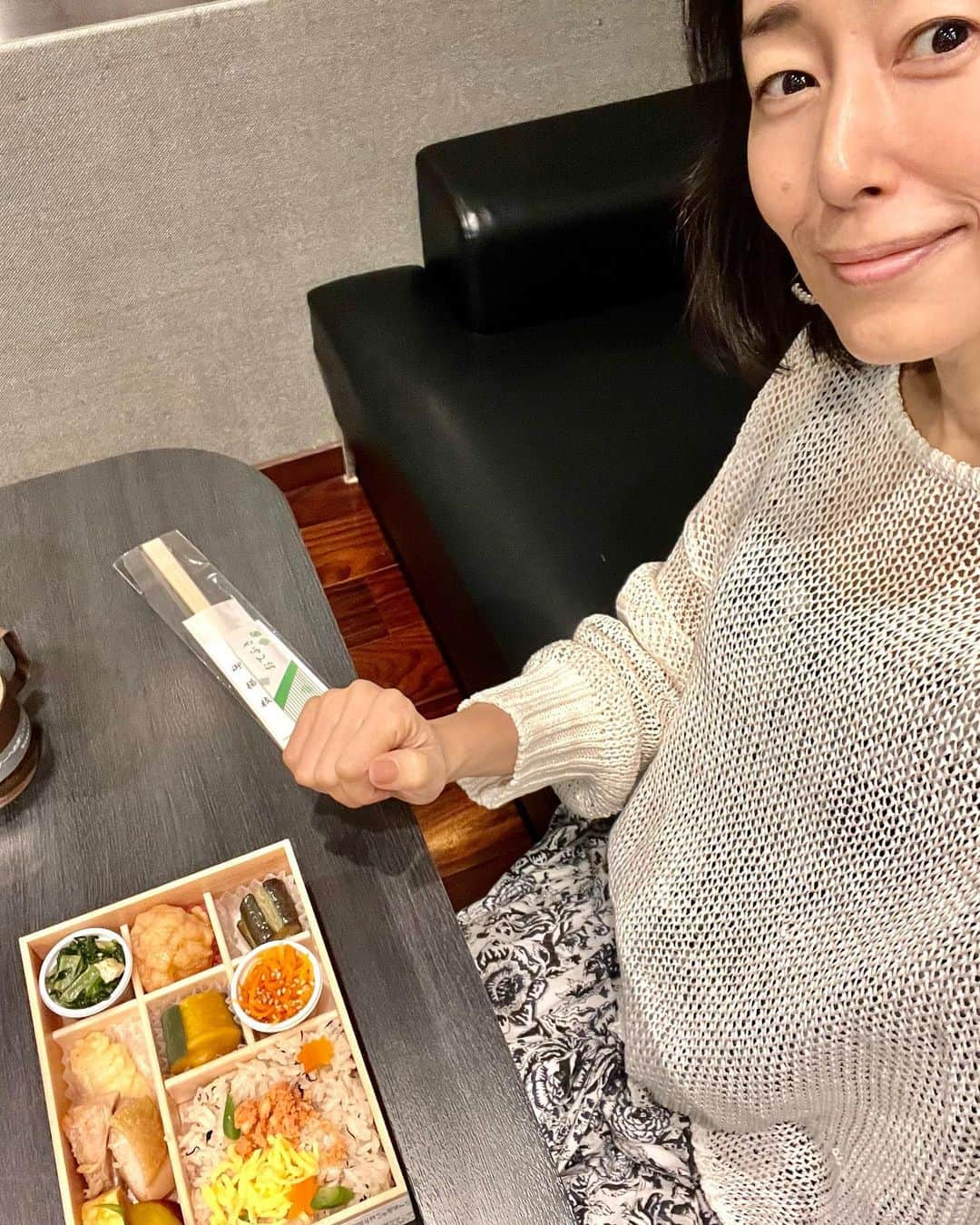 木村多江のインスタグラム：「週末  心を ゆるめて  やわらかな 気分で  過ごせますように😊」