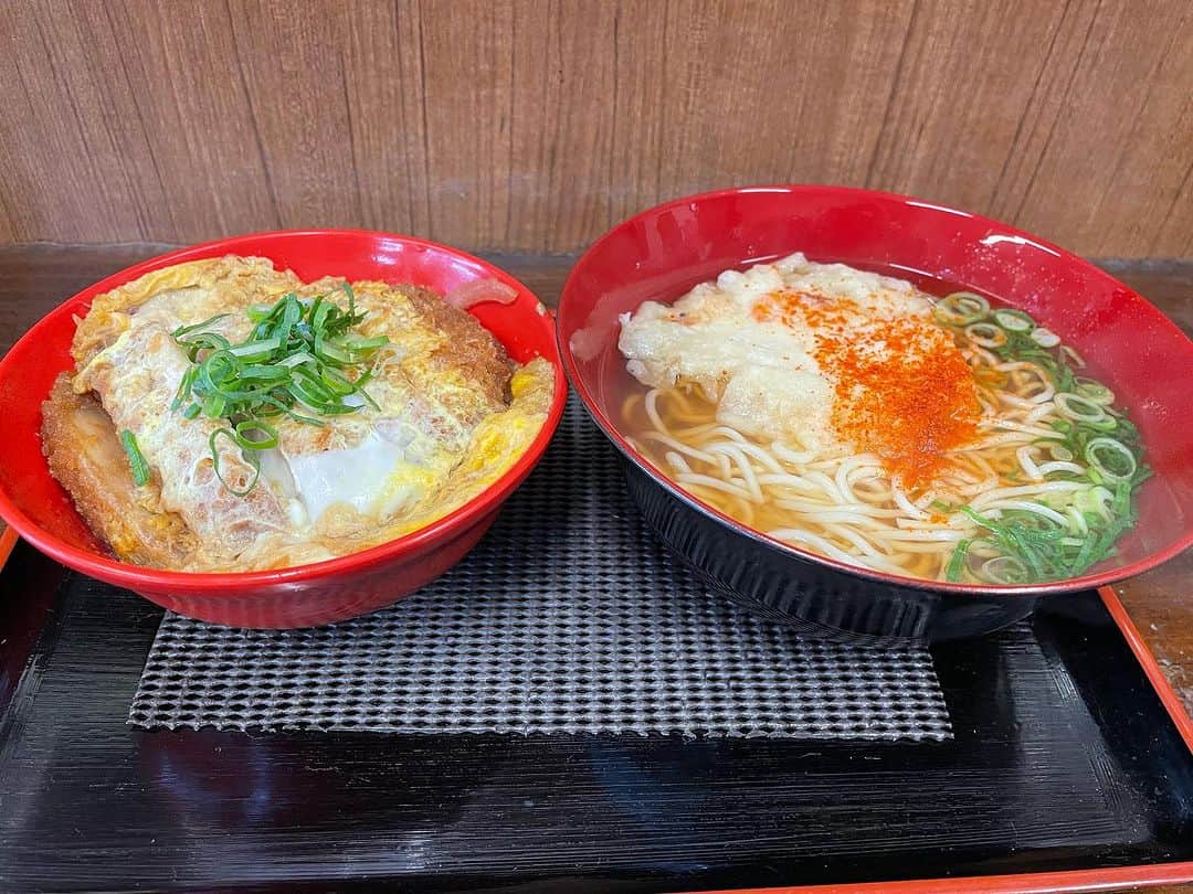 山本隆弘のインスタグラム：「初えきそば😃 優しいお味👌 #まねき食品  #えきそば姫路駅店」