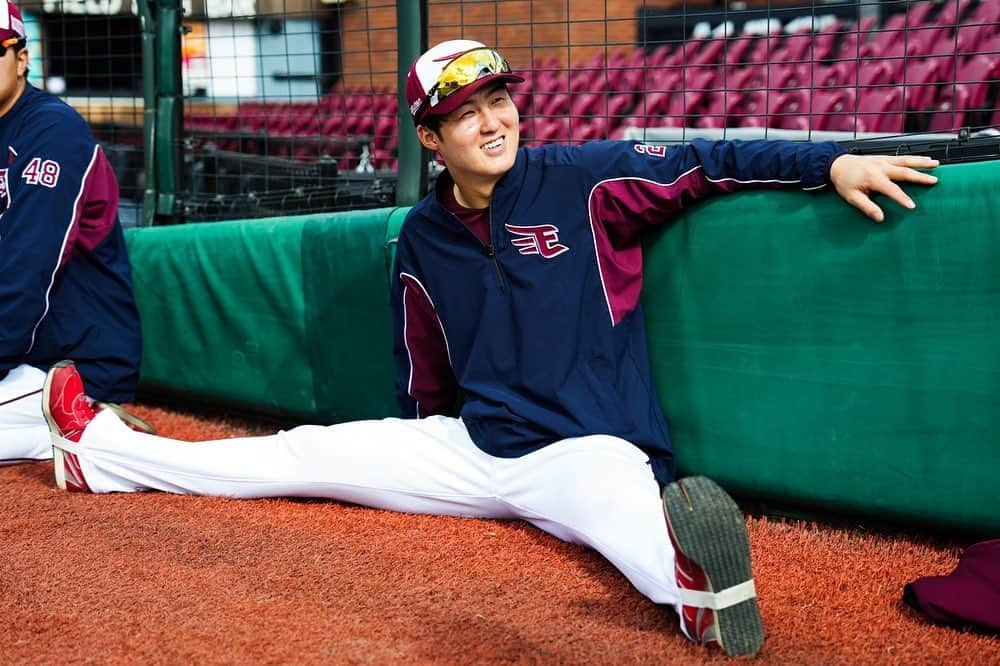 東北楽天ゴールデンイーグルスさんのインスタグラム写真 - (東北楽天ゴールデンイーグルスInstagram)「⚾️  秋晴れのなか今日も秋季練習💪🏼🔥 週末なのでインスタライブ&スタンド無料開放🏟️✨ たくさんのご視聴とご来場ありがとうございました😆 明日もお楽しみに☀️🌈  #RakutenEagles  #村林一輝  #松井裕樹 #太田光 #早川隆久 #小深田大翔  #田中和基 #伊藤裕季也  #弓削隼人 #小郷裕哉」10月21日 14時58分 - rakuten_eagles