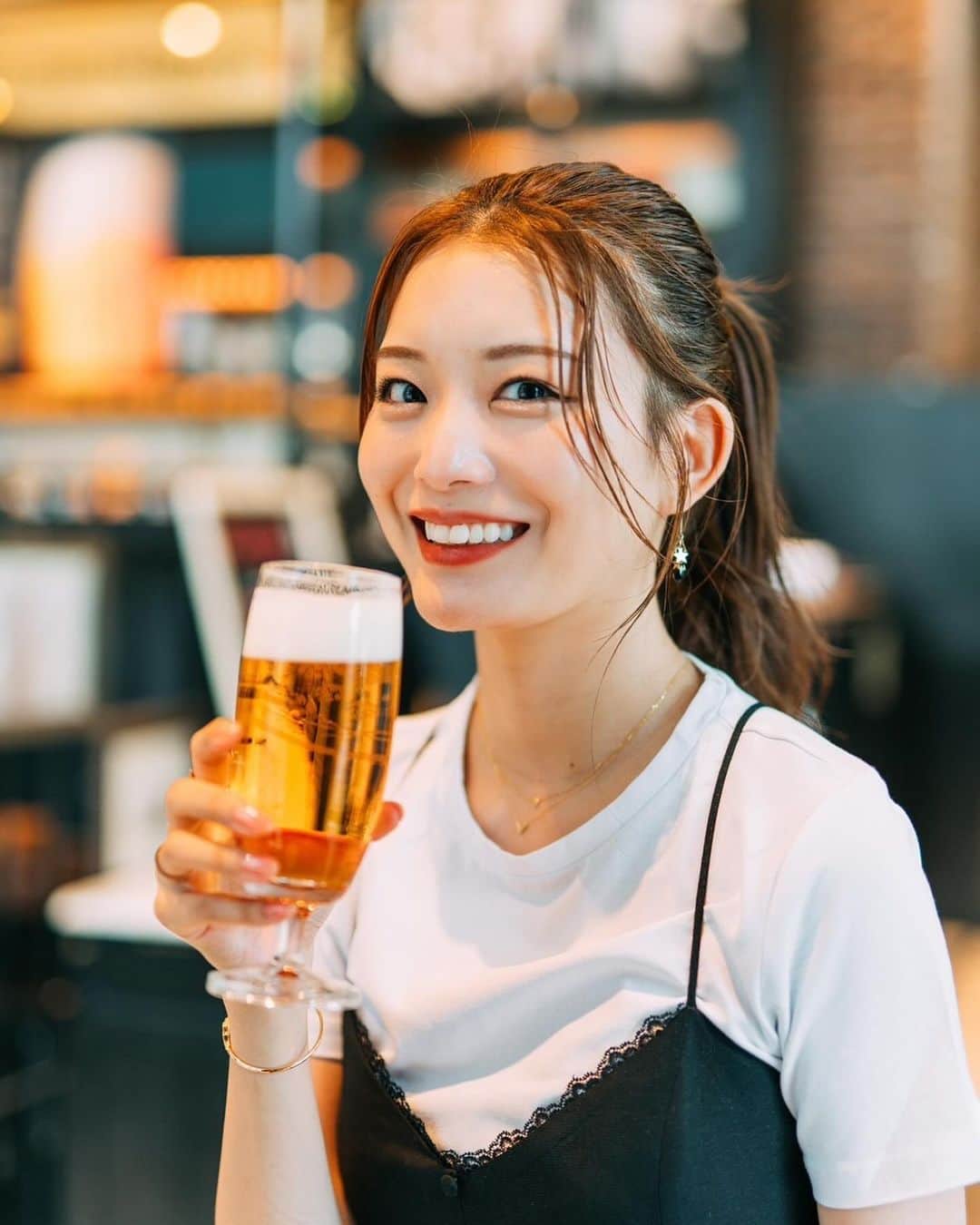 蜂谷晏海さんのインスタグラム写真 - (蜂谷晏海Instagram)「週末いかがお過ごしですか🌞 気持ちのいいお天気の日はビール飲みたくなりますな🍺🧡 📷 @akira.photographer   #ビール#beer#beerstagram」10月21日 15時12分 - hachiyaami