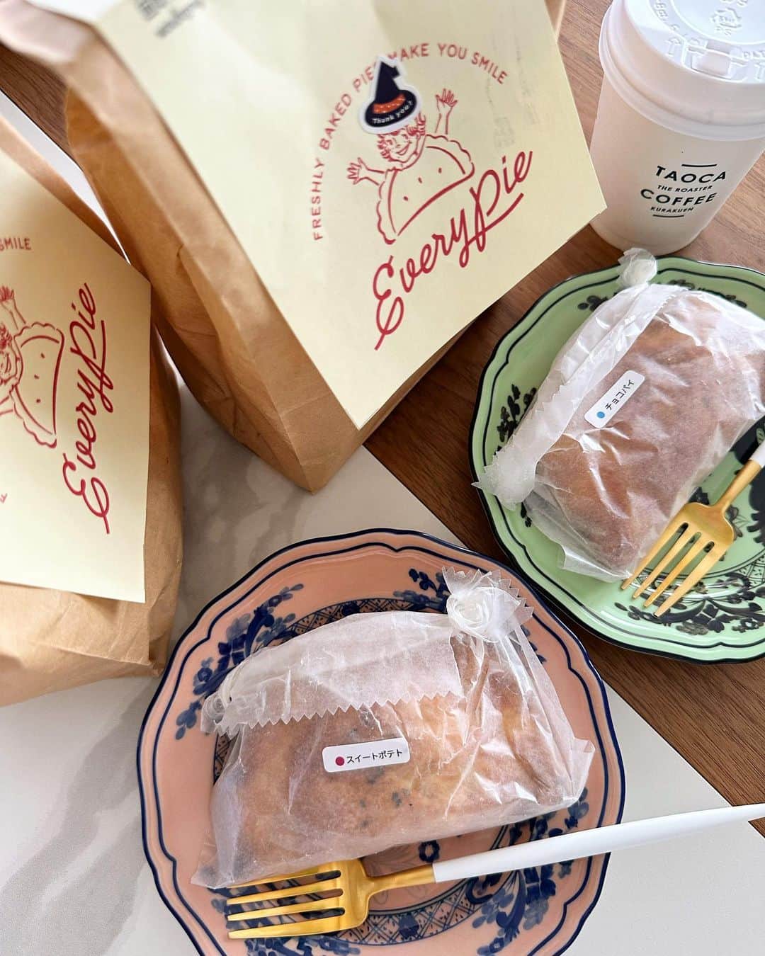 Mai Wakimizuのインスタグラム：「無性にパイが食べたくなって♡パイといえばエブリパイのアップルパイだけど、季節限定のスイートポテトパイに惹かれて浮気♡美味しすぎて季節限定やめてほしい（；＿；）笑 #wakkingourmet#everypie#エブリパイ#神戸」