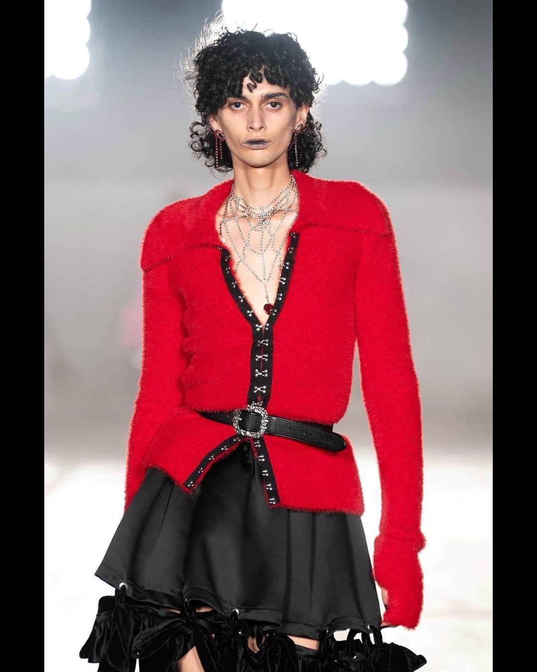 パメオ・ポーズさんのインスタグラム写真 - (パメオ・ポーズInstagram)「【PAMEO POSE 10th ANNIVERSARY RUNWAY - 2023 AW MOIST PUNK -】  - MY WAY - SHOW DIRECTOR： @kentoteranaka  MODEL： @marenasanchez_r @tokyo.rebels  HAIR&MAKE UP： @mikiyafujioka0603 @shiseido_hma  STYLING&STREET CASTING： @remember_seiko  DIRECTOR OF PHOTOGRAPHY： @arimoremember (The End Tokyo) MOVIE DIRECTOR： @remember_seiko (The End Tokyo) RUNWAY PHOTO： @koji.shimamuraph  PRESS： @pred_pr  PRODUCTION： @sundesigninstitute  PERFORMANCE： @charitykase Supported By @fancyhimtokyo  GRAPHIC DESIGN： @bye_ayanon   MUSIC DIRECTOR： @peli4649  MUSIC  @outoforbitofficial , @gorovski.official / Drumatix @djhellofficial , Klaus Nomi / Cold Song 2013  PAMEO POSE DIRECTOR&DESIGNER： @peli4649   Thursday,August 24,2023 At JAPAN NATIONAL STADIUM  #pameopose #pameopose10thanniv」10月21日 15時07分 - pameopose