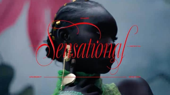 のインスタグラム：「SENSATIONAL out now on all platforms❤️🌊 @childartiste (director) .  ME: COOK AND REMAIN HUMBLE. LINK IN BIO @davido @lojaymusic ME AND MY BROTHERS」