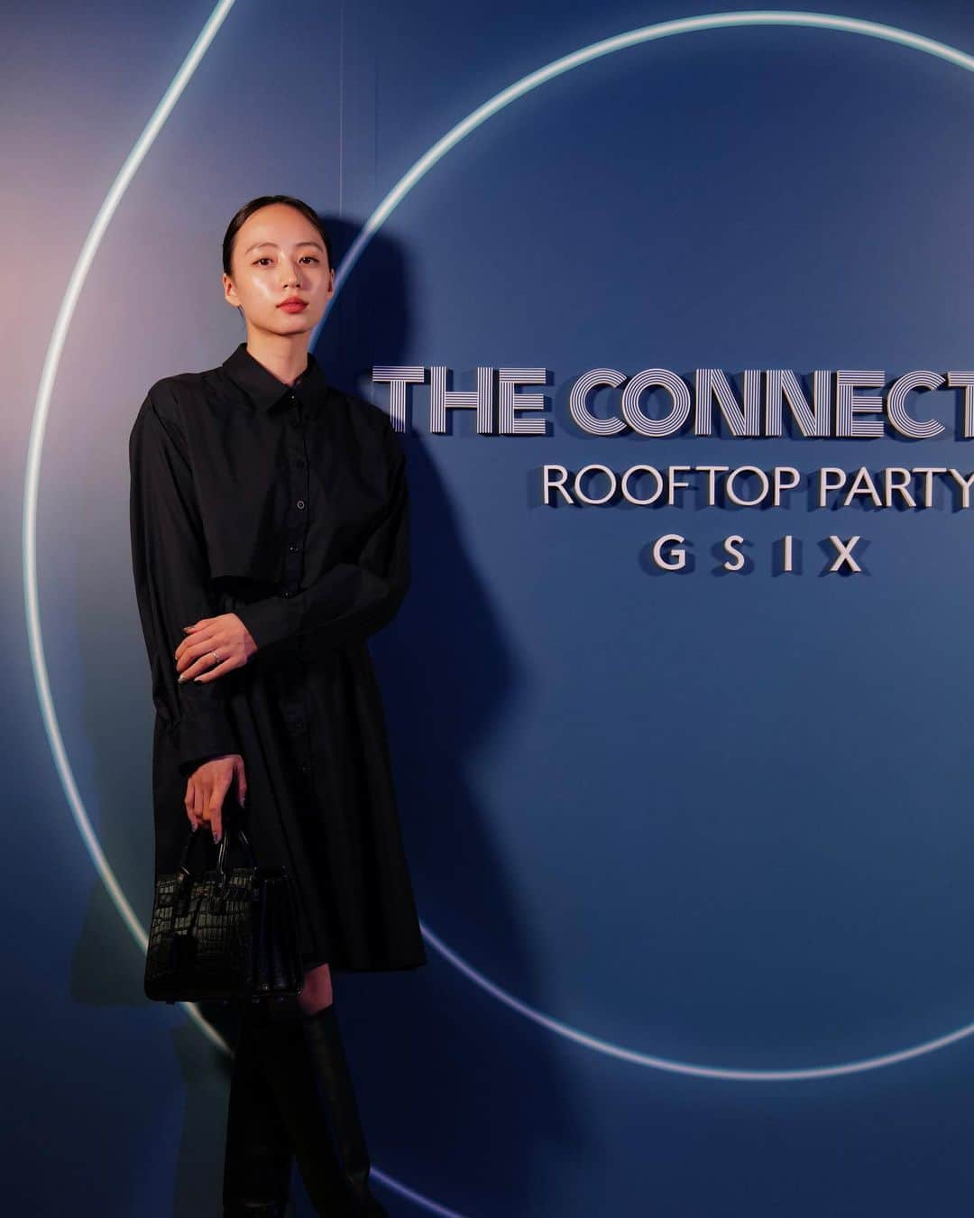 小嶋彩音のインスタグラム：「#PR GINZA SIX ROOFTOP PARTYに招待していただきました  有名シェフの方々によるフィンガーフードやドリンクもあり とても煌びやかで特別な空間でした🍸✨  ROOFTOP PARTYは10月22日まで開催されているので是非チェックしてみてね  #GINZASIXxME#GSIXVIPPARTY」