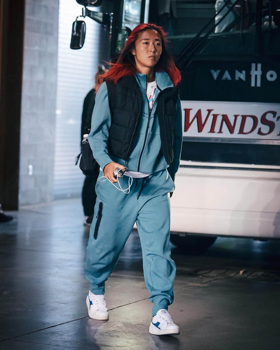 大儀見優季さんのインスタグラム写真 - (大儀見優季Instagram)「Year 21 is over… Thanks fans, teammates, team stuff, family who supported through this difficult season…  I am always asking me about What is football about for me? it’s a job, communication tool, art, and things to feel each other. Honestly, things I think it’s universal has been barely there in these day. As I continue playing for long time, there will be things I don’t want to believe and I need to accept after fighting myself against. But accepting is not throwing out things you value the most.   Football I know is beautiful, attractive, and intelligent. But All definition is you determined… overall, what I want to say is I still love this game.」10月21日 15時33分 - yuki_nagasato