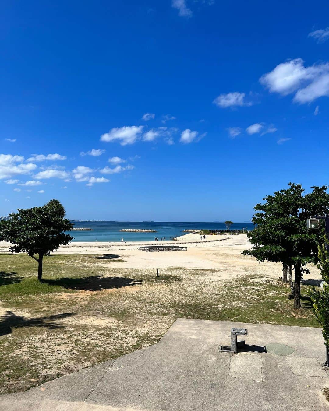 YURIさんのインスタグラム写真 - (YURIInstagram)「🌺OKINAWA🌺 🌊🌴best of Sunset Beach #記録  滞在中毎日真っ青な Nothin but blue skies and beautiful blue n green beach  綺麗な空と海で完璧だった throughout my stay🤟🏼  修学旅行生達がキャピキャピだった😆  #沖縄 #記憶 #기록 #오키나와 #sunsetbeach #okinawa #japan #japanisbeautiful」10月21日 15時48分 - divafreshyuri