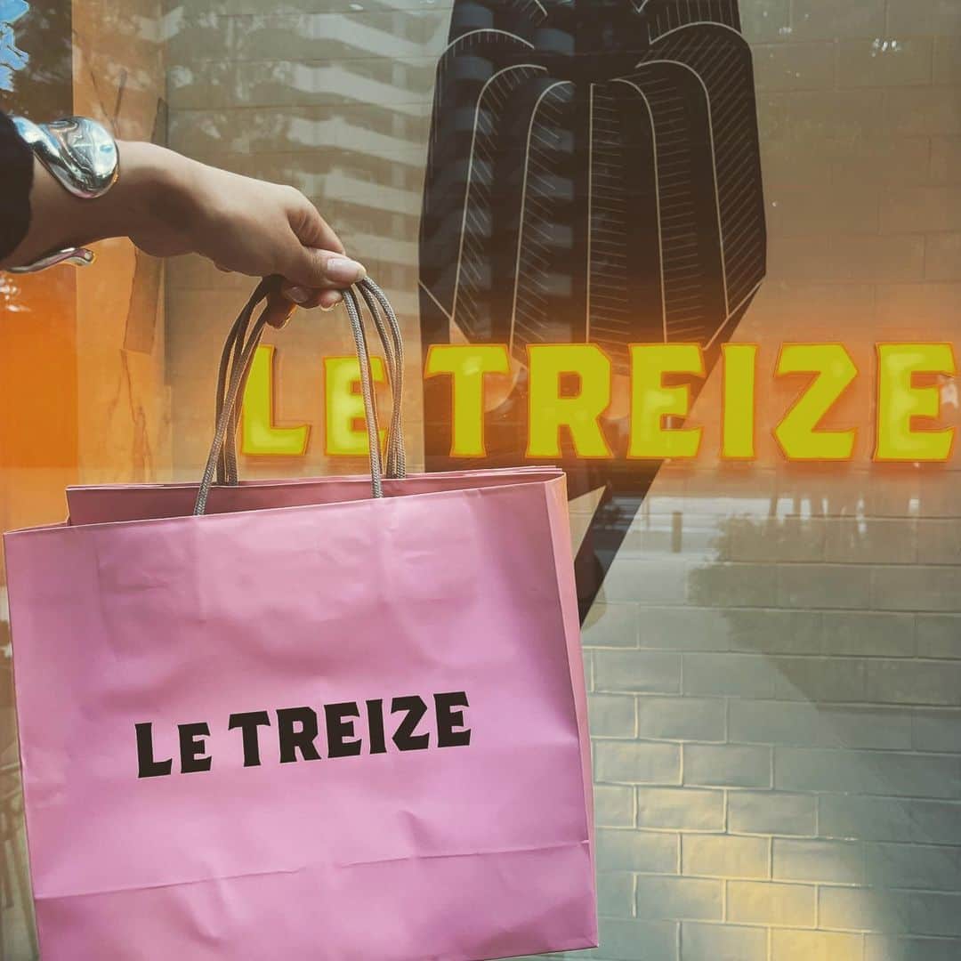広瀬未花のインスタグラム：「バスクチーズケーキでお馴染みのGAZTAの系列店が登場！ フランスボルドーの伝統菓子カヌレの専門店@letreize_shirokane ♡  カリッと香ばしい外側ともっちりしっとりとした中身のバランスが最高です💘カヌレ大好き  お手土産にオススメです♪  さて、今日はこの後18:00〜pop upイベント！！ 皆さんとお会い出来るのを楽しみにしております🎵」